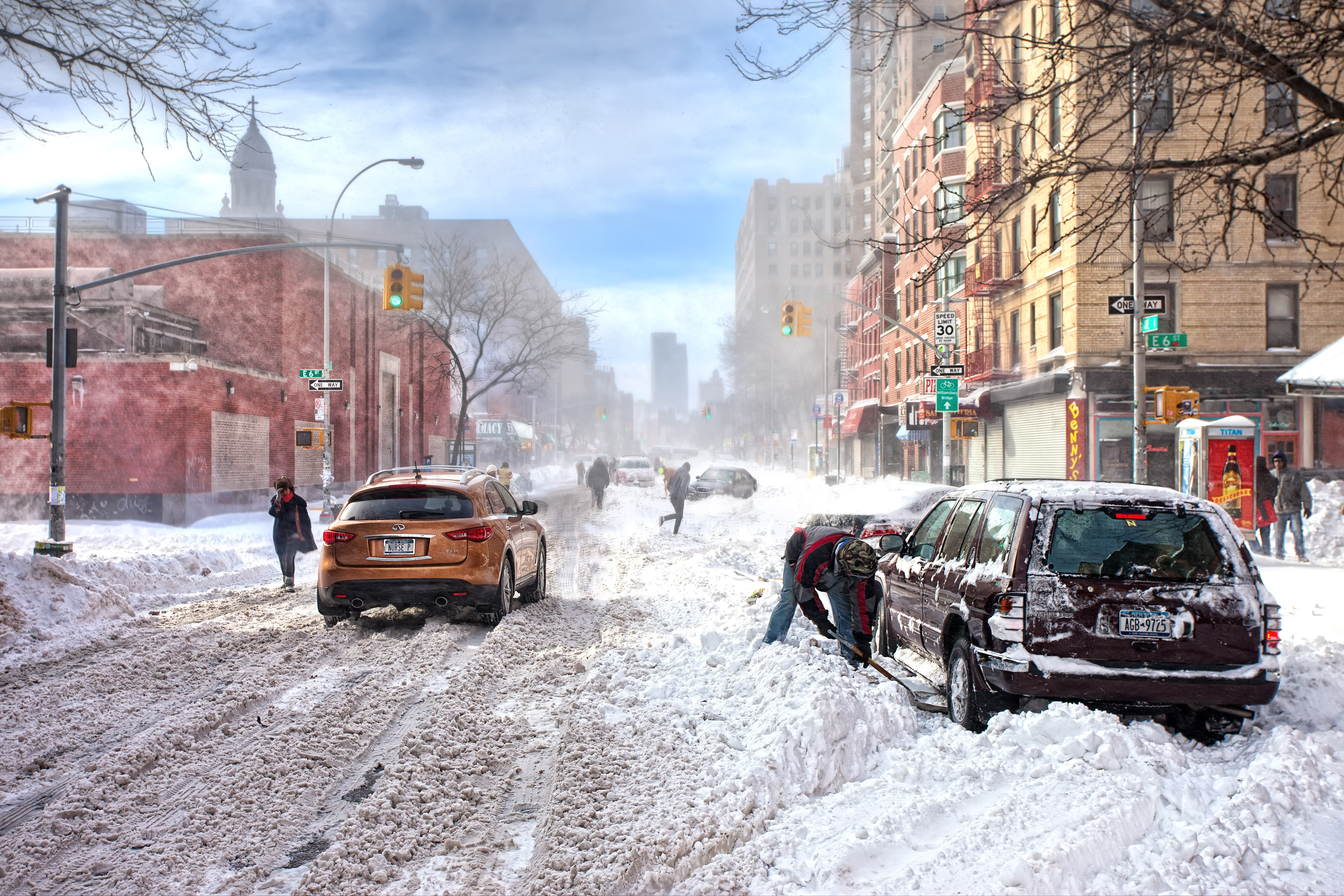 rain, incidental people, snow, frost, new York, frozen, cold temperature, land Vehicle, bad weather, blizzard, building, winter, traffic light, cityscape, HD Wallpaper