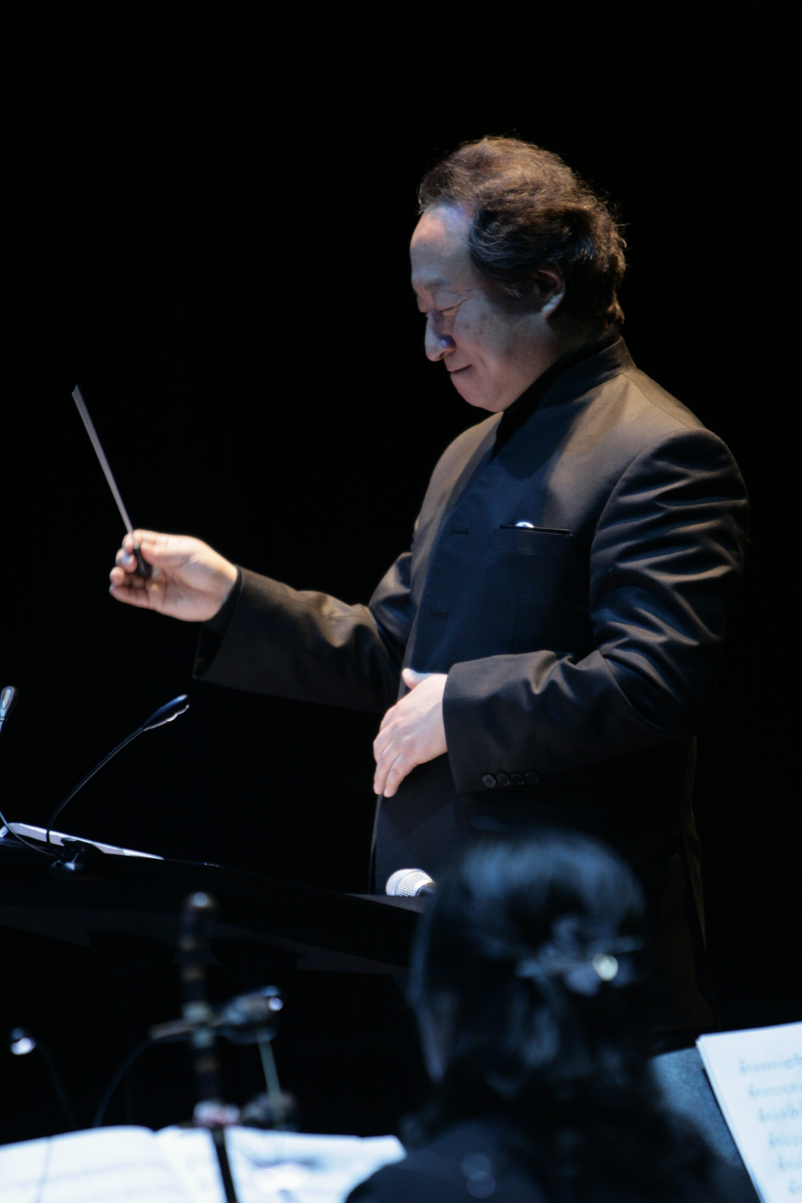 symphonic, standing, men, music, performance, occupation, musical conductor, arts culture and entertainment, 4K, adult, holding, formalwear, black background, Phone HD Wallpaper