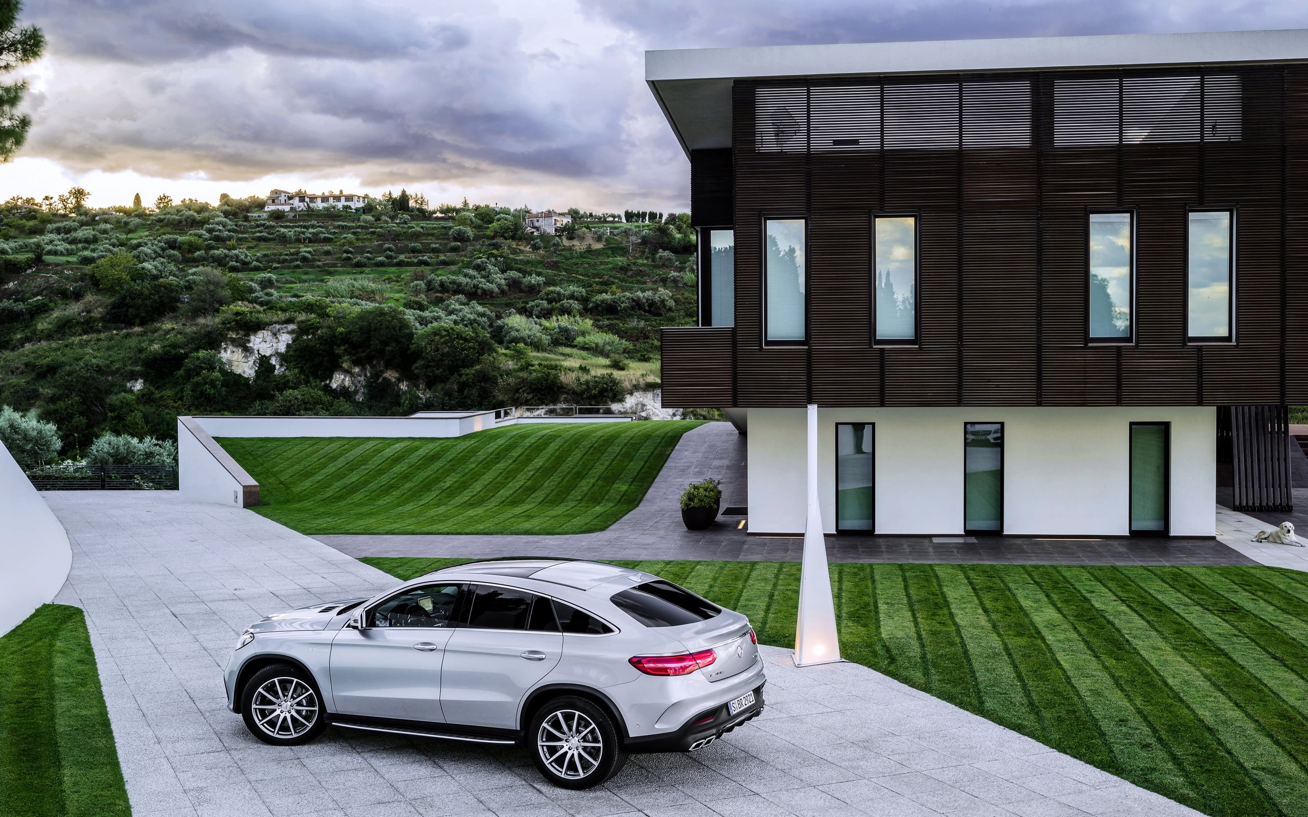 day, suv, grass, cloud - sky, mode of transportation, 2015, Coupe, building, luxury, building exterior, house, residential district, 2K, sky, Mercedes, HD Wallpaper
