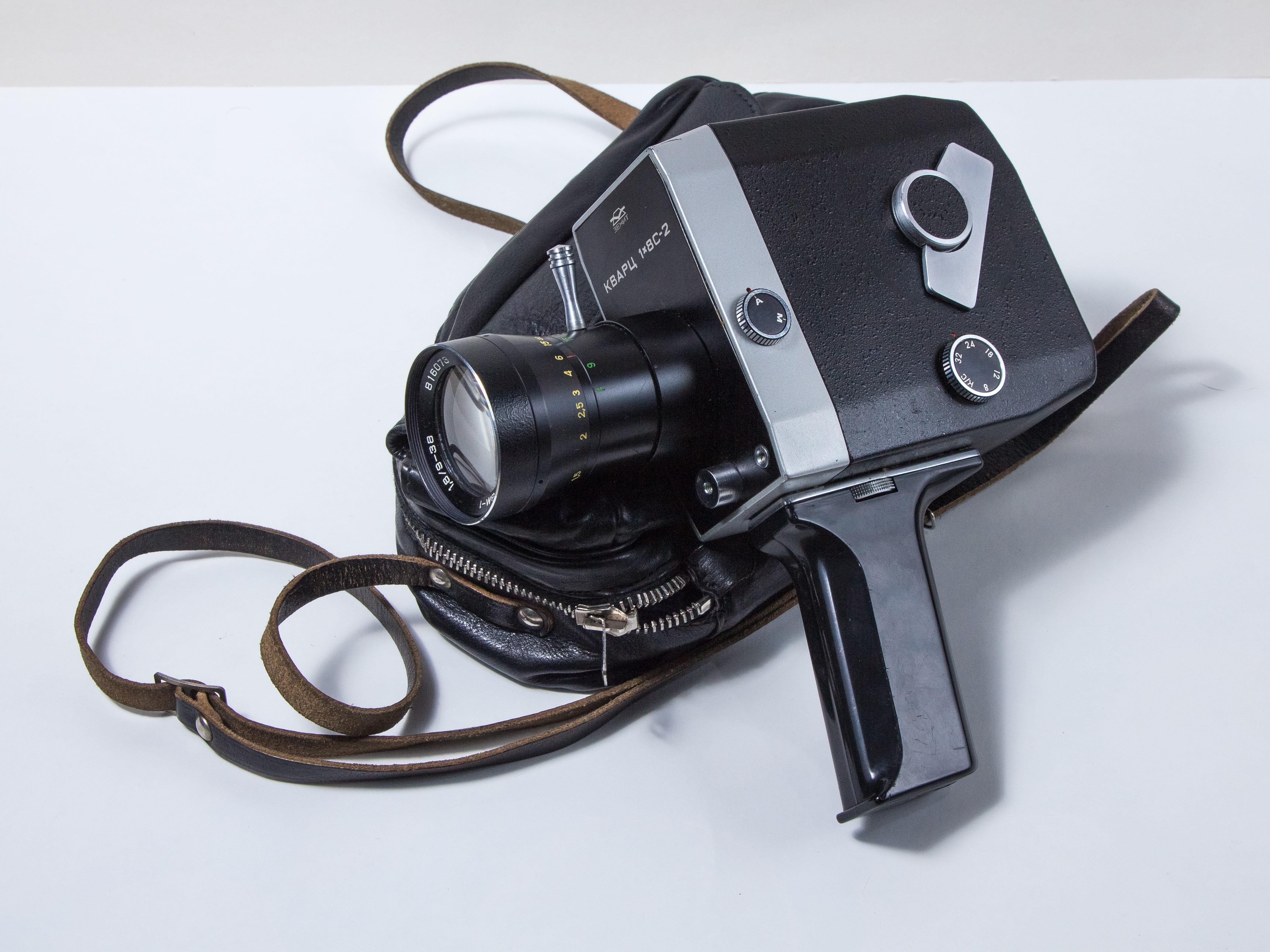 safety, vintage, social issues, metal, indoors, security, white background, still life, man made, no people, studio shot, 4K, high angle view, old, handgun, HD Wallpaper