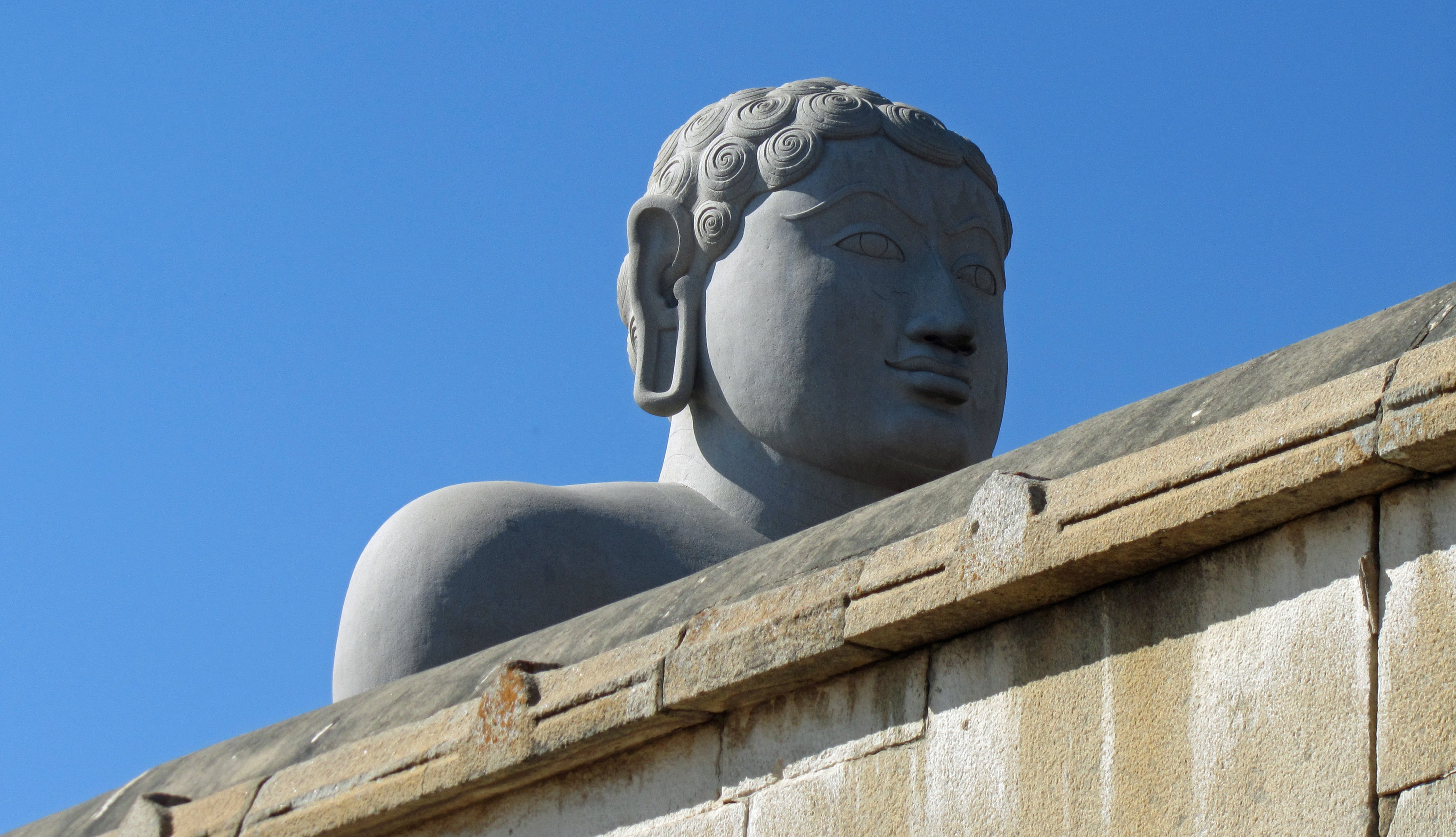 shravanbelagola, sky, creativity, clear sky, day, no people, low angle view, 4K, blue, craft, gomateshvara, stone material, india, nature, the past, art and craft, HD Wallpaper