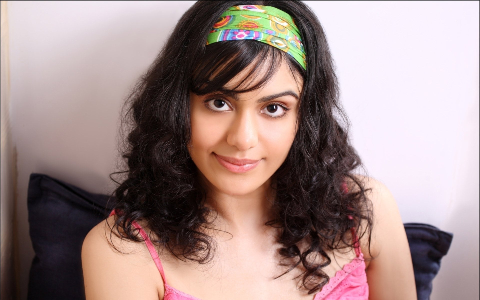 Adah Sharma, brown hair, front view, Actresses, long hair, smiling, adult, black hair, one person, young adult, beautiful woman, hair, 1080P, hairstyle, HD Wallpaper