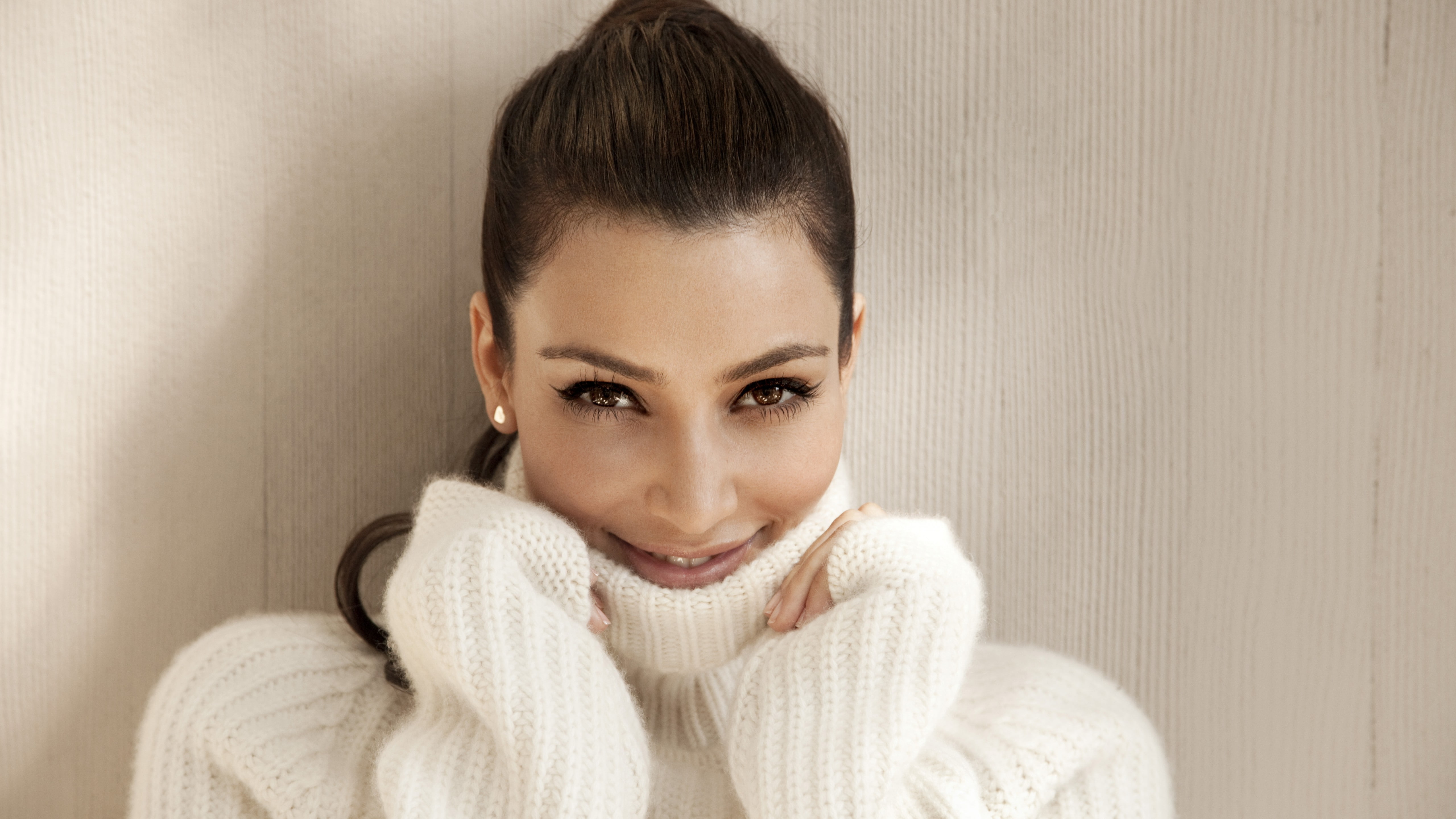 wearing, actress, Grammys 2015 Best Celebrity, sweater, model, braided, white, 5K, Most Popular Celebs in 2015, television personality, Kim Kardashian Paper, HD Wallpaper