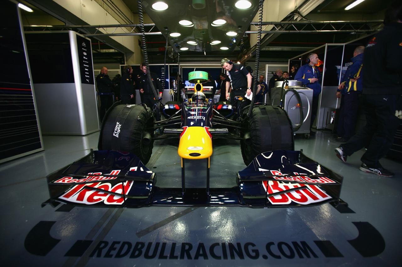 racing, vehicle interior, rb, people, car, technology, exterior, crowd, men, safety, group of people, mode of transportation, bull, security, renault, indoors, HD Wallpaper