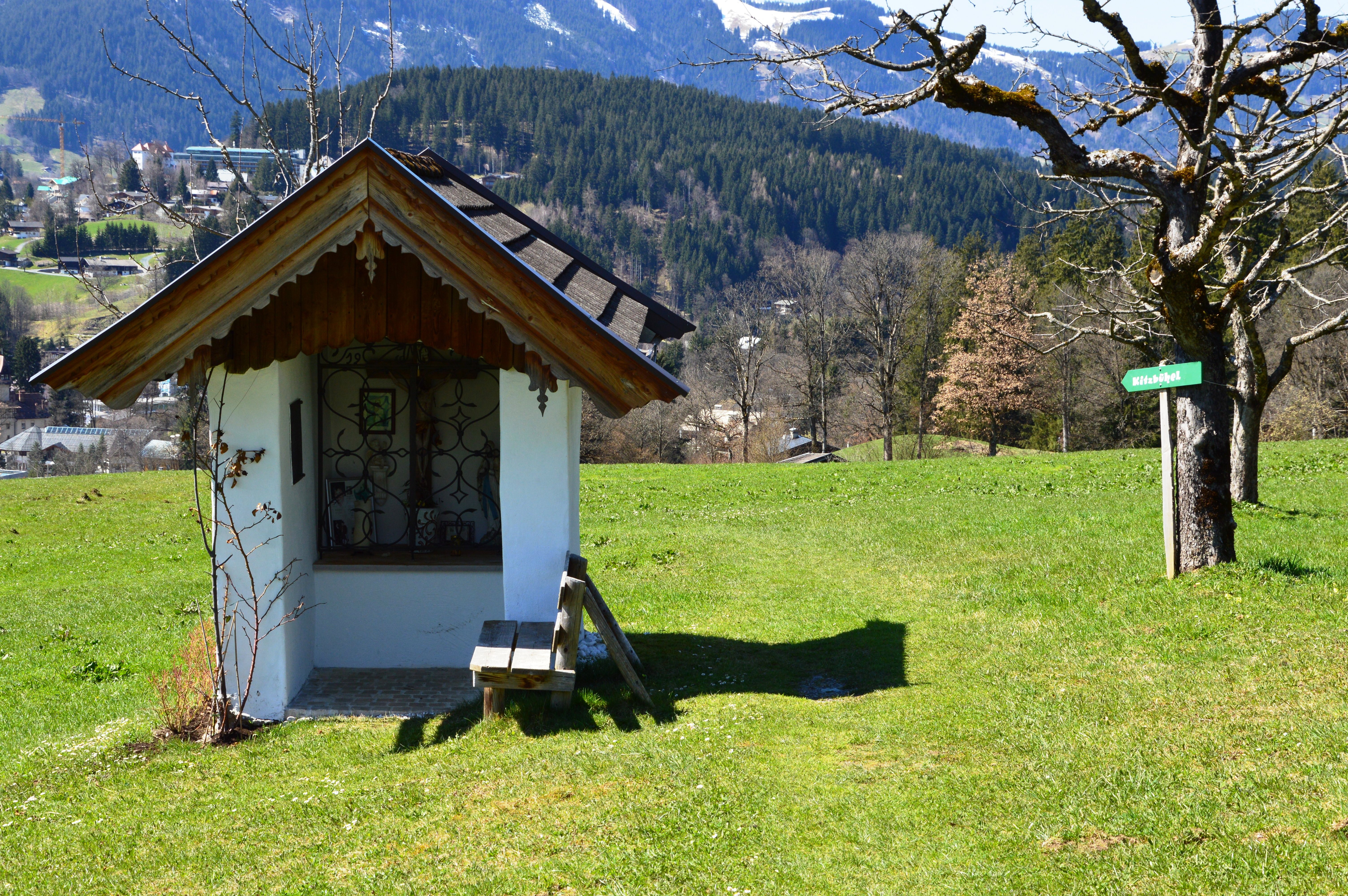 day, house, tranquility, tree, green color, nature, mountain, 5K, building, sunlight, land, wayside cross, architecture, grass, outdoors, kitzbühel, scenics - nature, HD Wallpaper