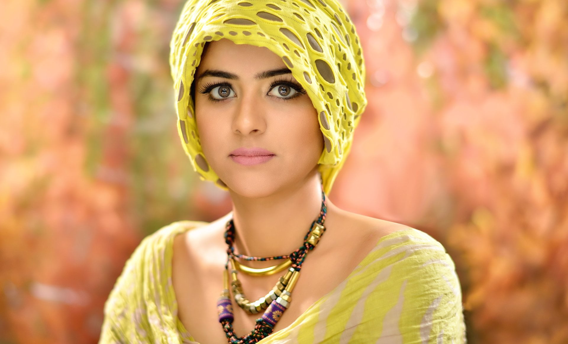 Model, Prachi Tehlan, beautiful woman, focus on foreground, necklace, beauty, fashion, young adult, women, Models, jewelry, adult, one person, headshot, HD Wallpaper
