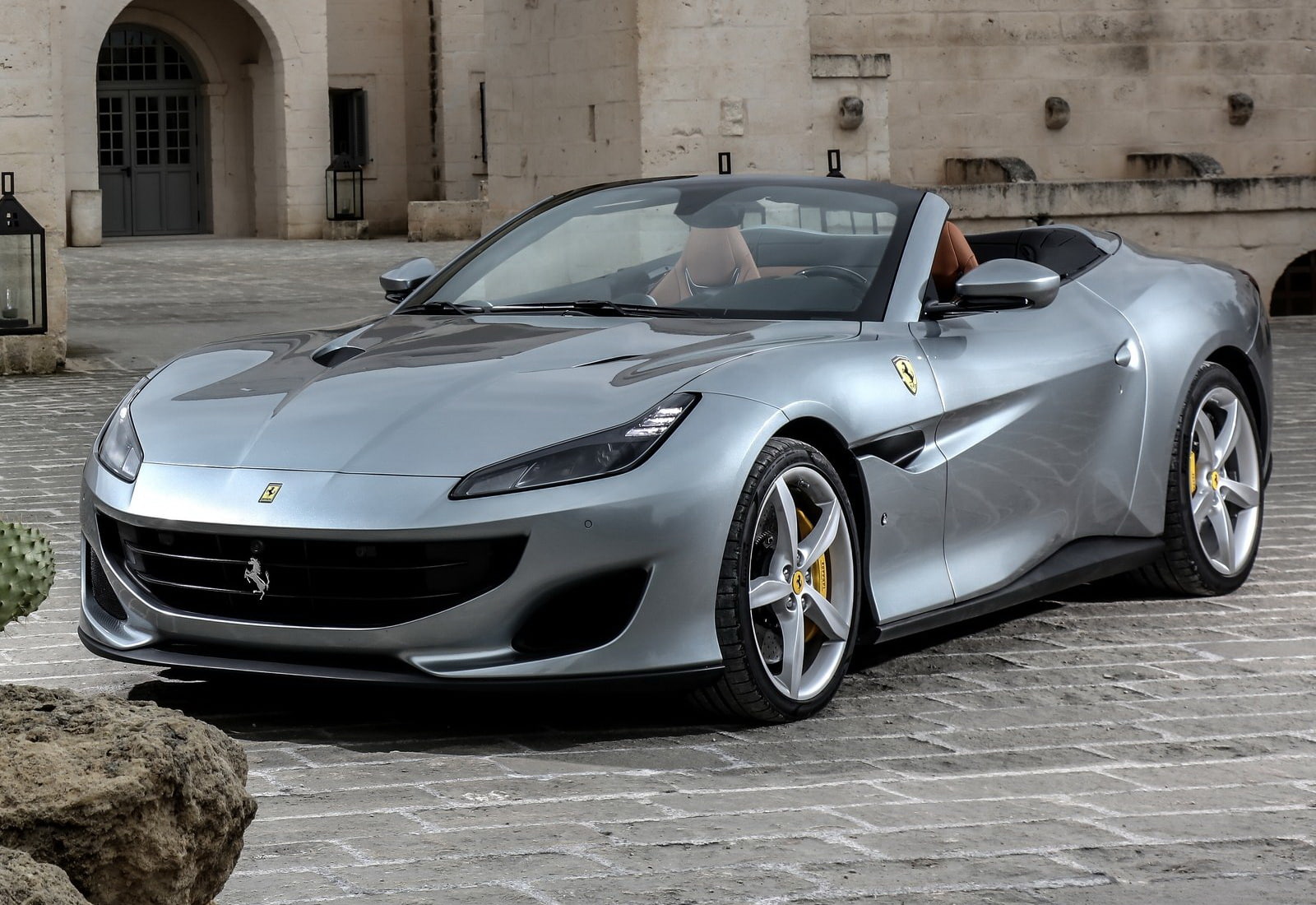 building exterior, vintage car, (2018), outdoors, 720P, travel, ferrari, motor vehicle, city, no people, retro styled, wheel, silver colored, headlight, HD Wallpaper