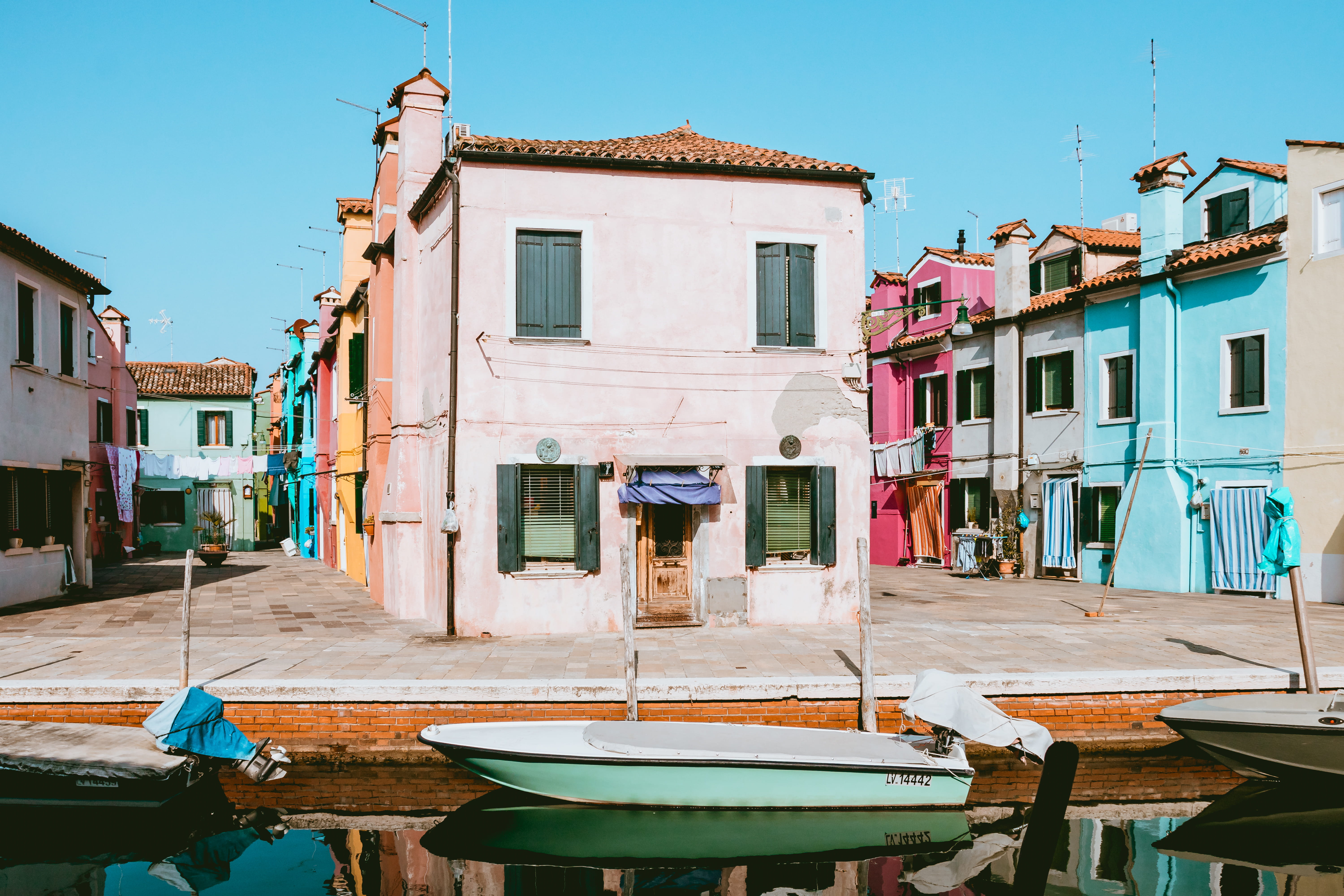harbor, sea, sky, town, veneto, boat ride, famous Place, building Exterior, colorful, mediterranean Sea, no People, mediterranean Countries, residential Building, HD Wallpaper