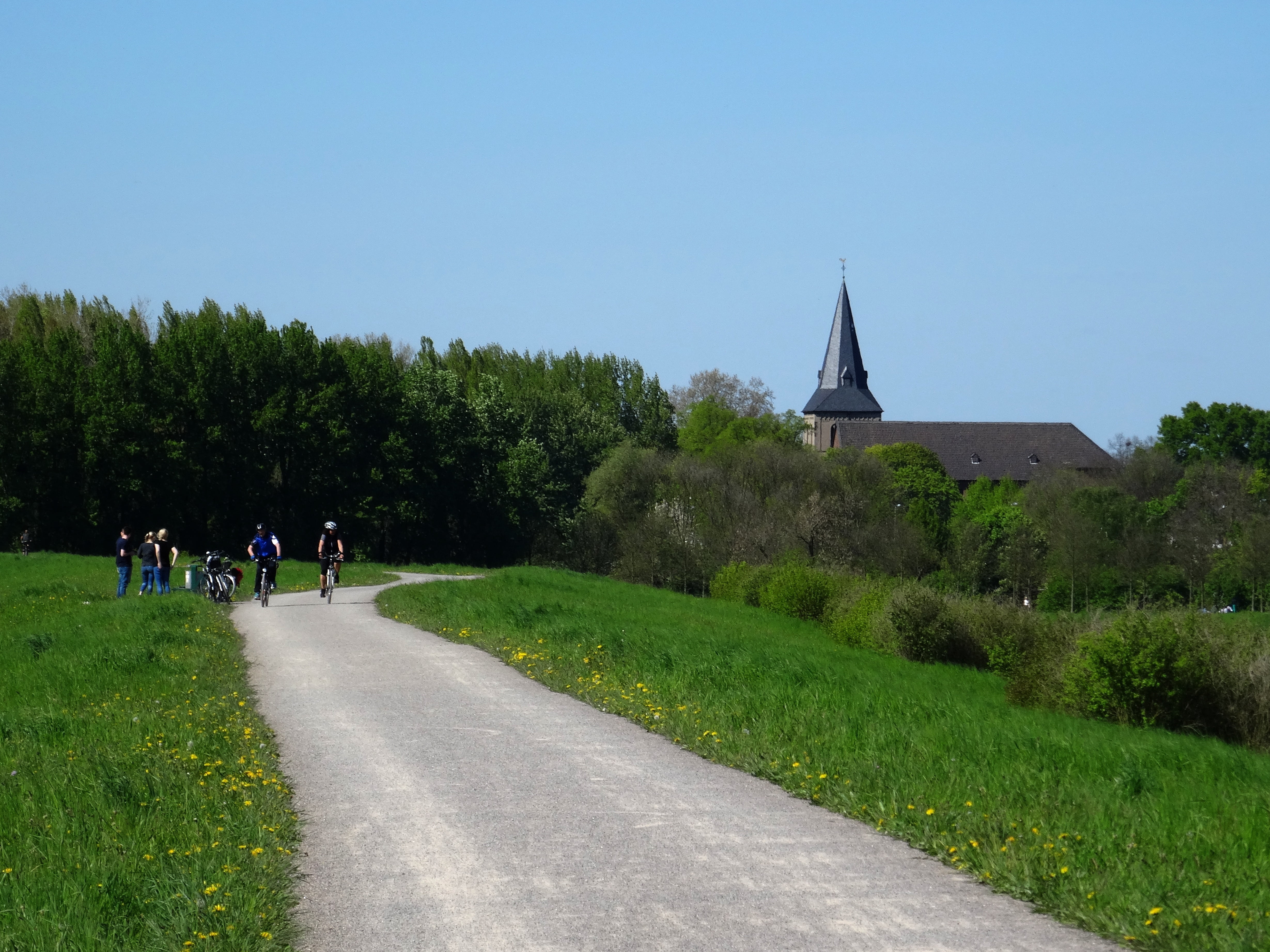 sky, more, tree, horizon, away, cyclists, architecture, growth, tour, cycle, plant, deichweg, nature, dike, rhine, religion, place of worship, building exterior, HD Wallpaper