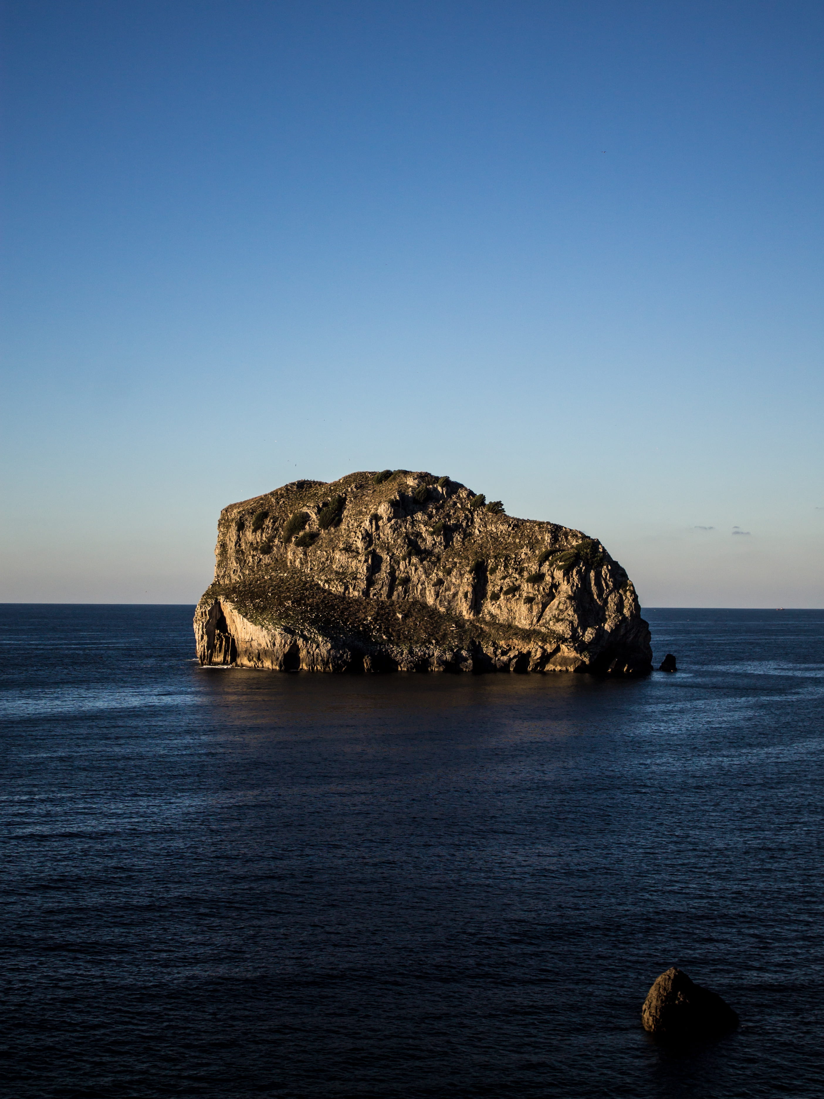 gray, dragonstone, basque country, rock, clear sky, gaztelugatxe, 2K, rock - object, formation, no people, waterfront, sea, scenics - nature, boulder, Phone HD Wallpaper