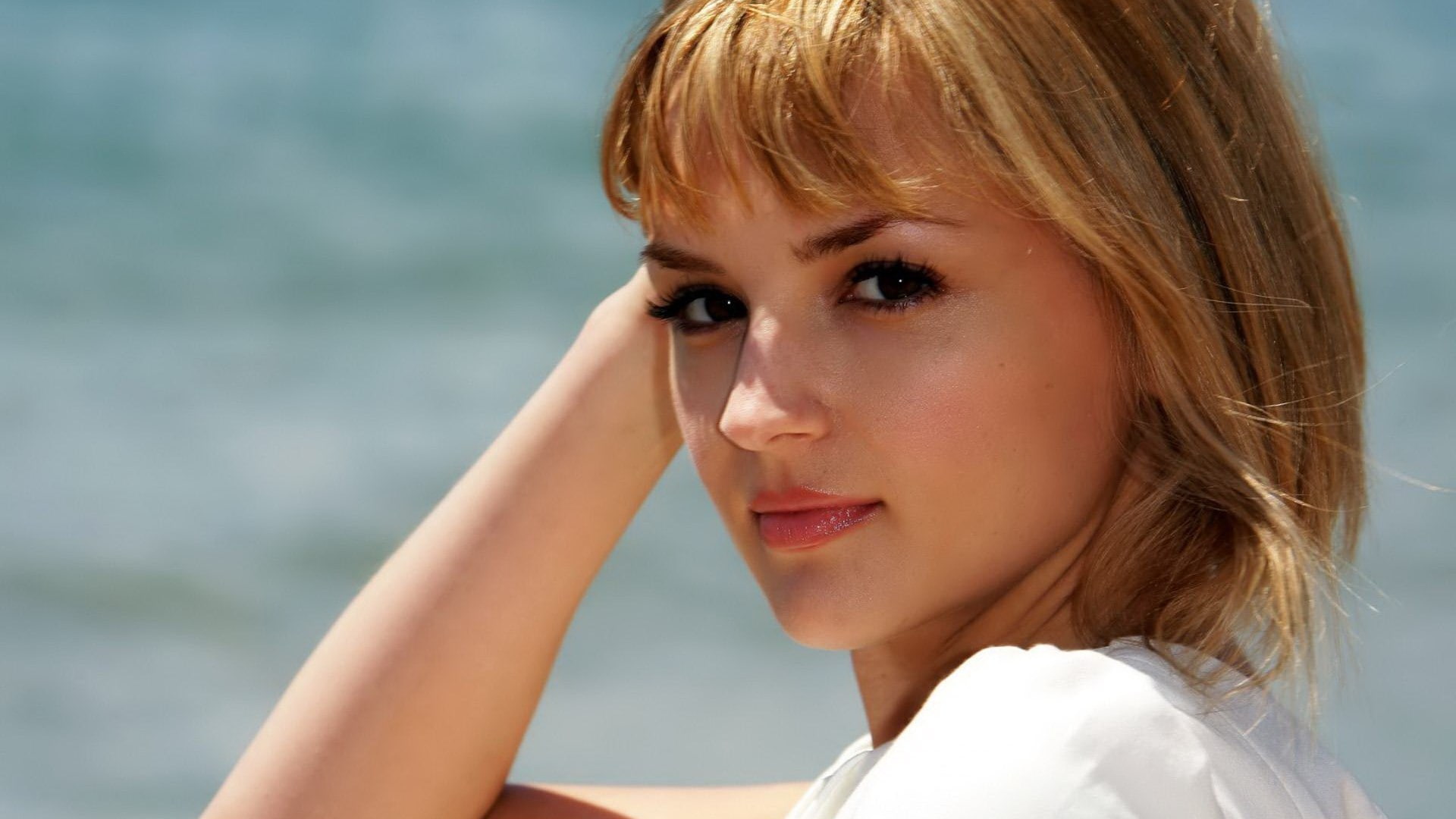 close-up, hairstyle, hot girl  hd widescreen 1920x1080, water, hair, nature, one person, real people, 1080P, day, beauty, innocence, women, lifestyles, HD Wallpaper