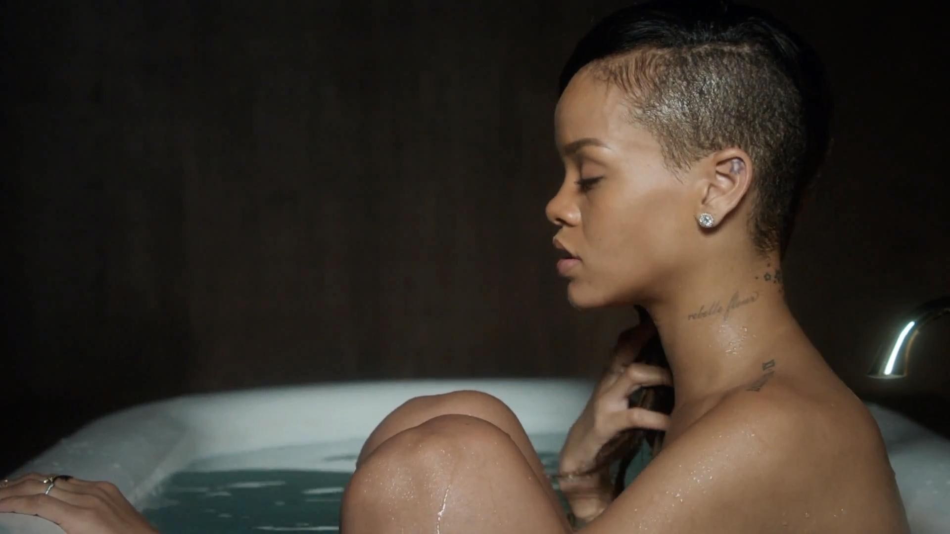 1080P, hair, contemplation, portrait, headshot, adult, wet, young adult, bathtub, beauty, beautiful woman, luxury, black background, indoors, hairstyle, HD Wallpaper