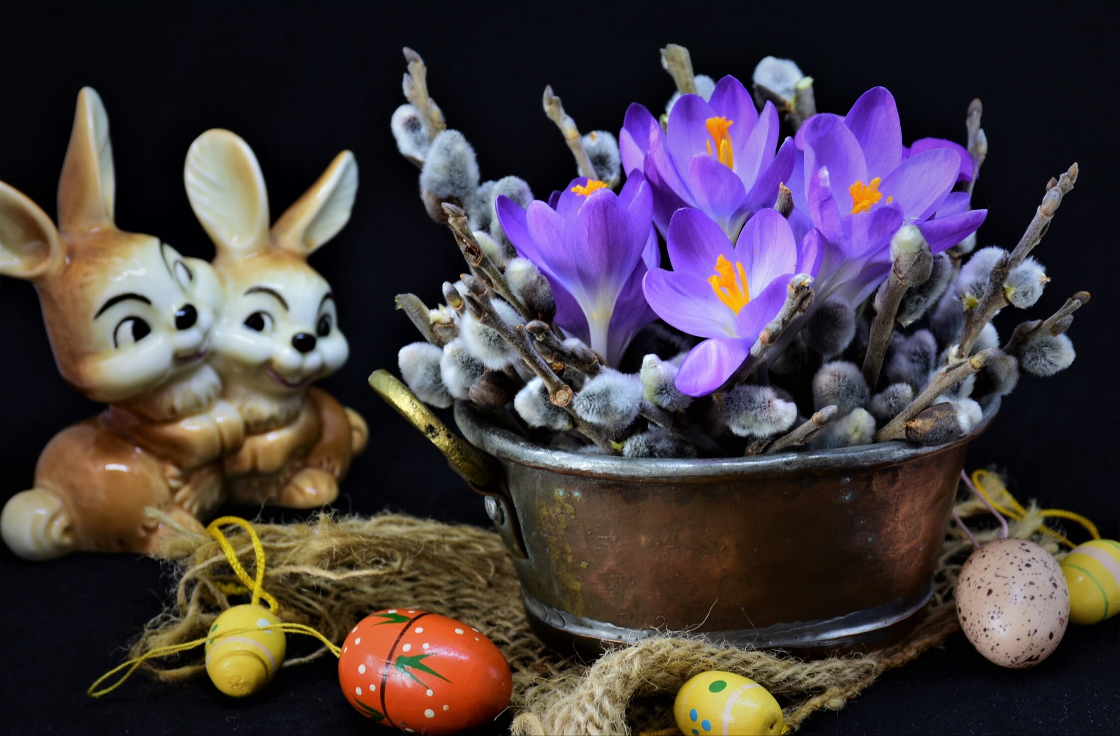 crocuses, rabbits, flowers, 1080P, burlap, Verba, figure, Taz, fabric, eggs, Easter, holiday, branches, HD Wallpaper