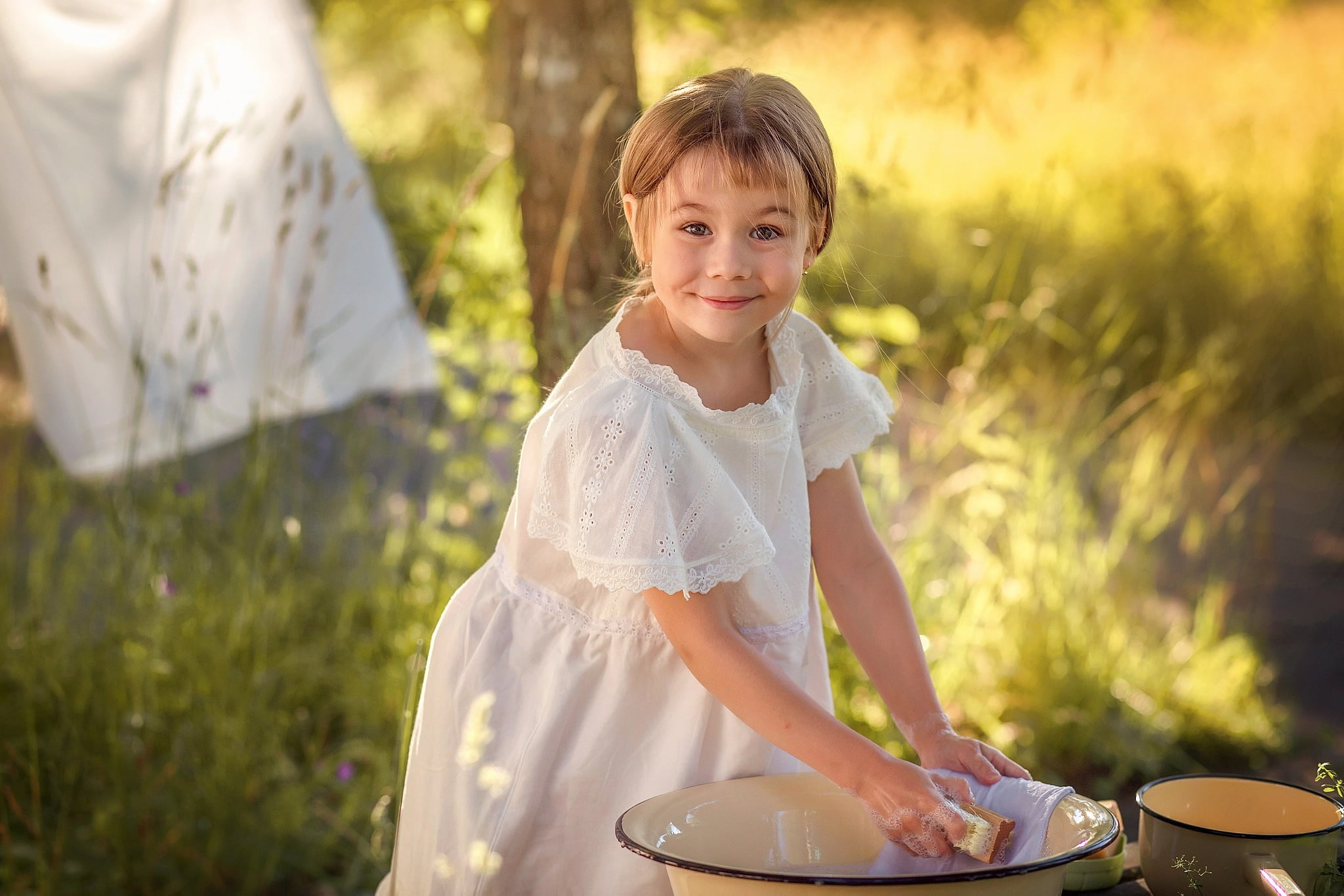 wash, 1080P, summer, bucket, child, Taz, Anna Sapegina, nature, girl, smile, HD Wallpaper