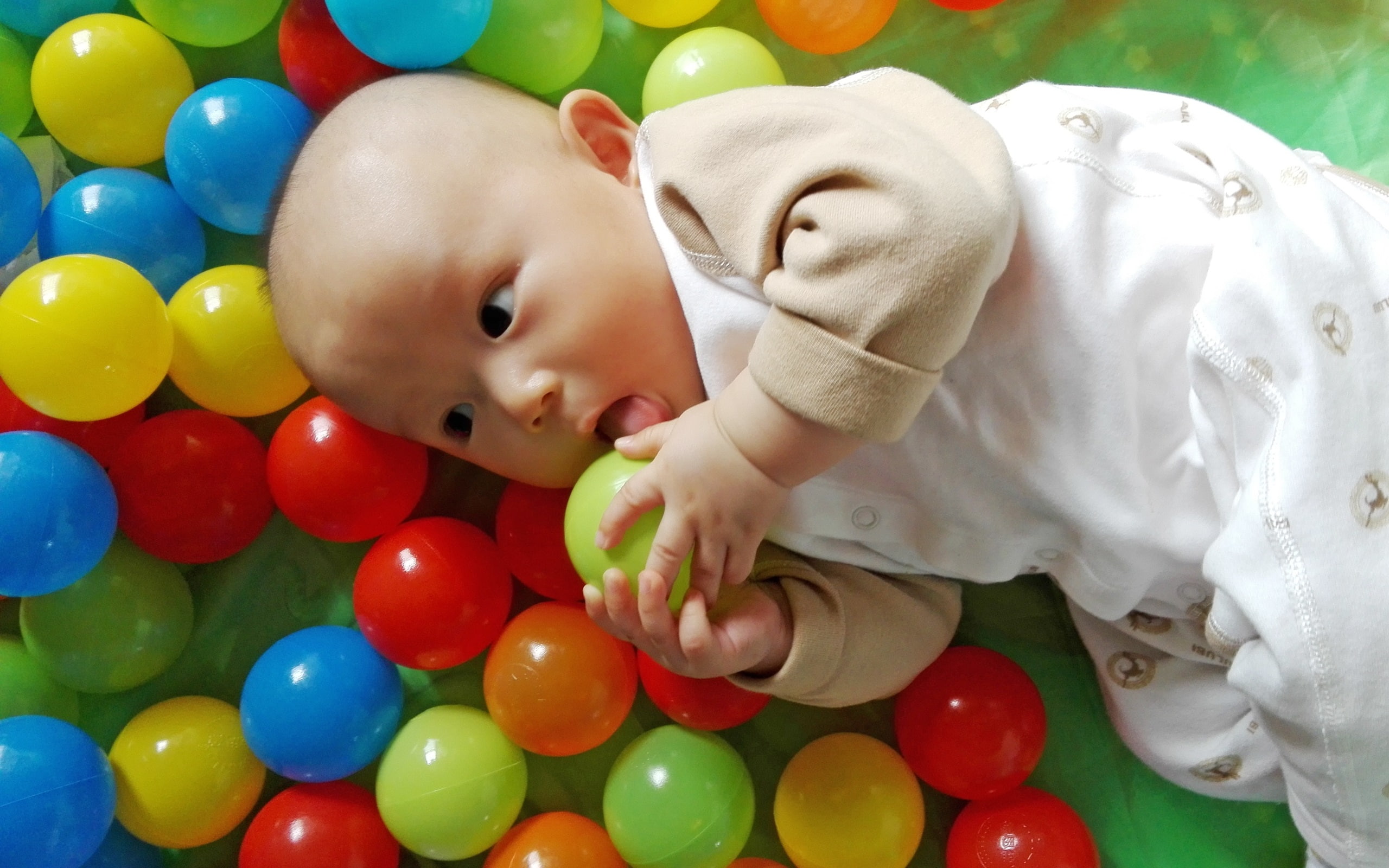 Play, Colorful, Cute, Balls, 2K, Baby, Joy, HD Wallpaper
