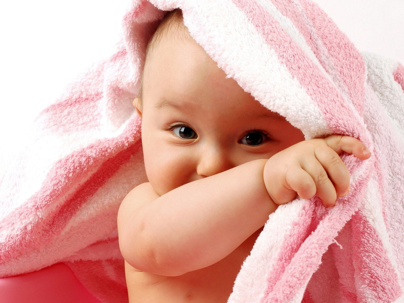 720P, portrait, young, close-up, childhood, towel, human face, child, body part, innocence, baby, blanket, babyhood, looking at camera, children, indoors, HD Wallpaper
