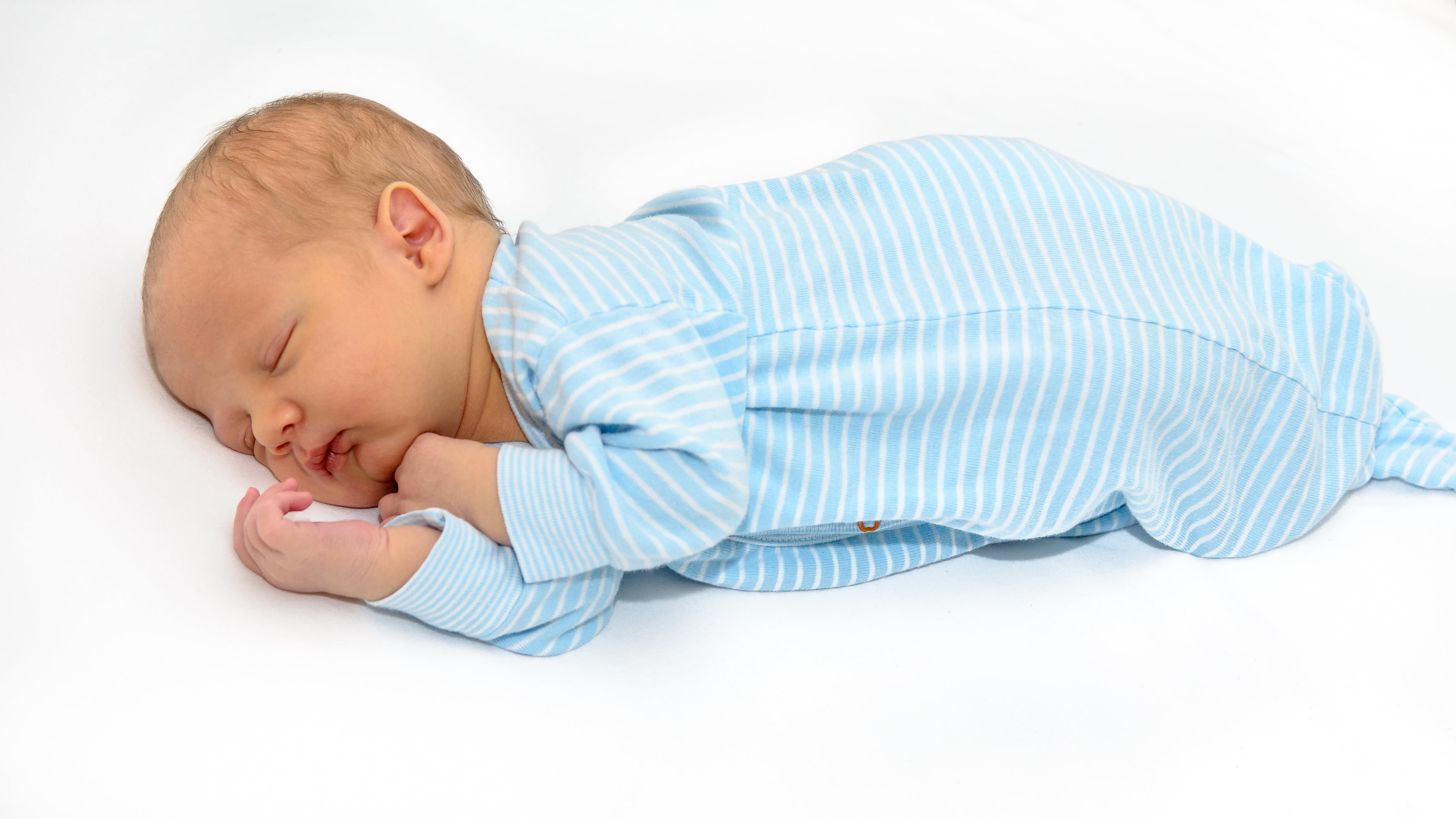 lying down, studio shot, white background, cut out, males, pinstriped, indoors, eyes closed, young, 4K, peaceful, innocence, baby, footies, side view, HD Wallpaper