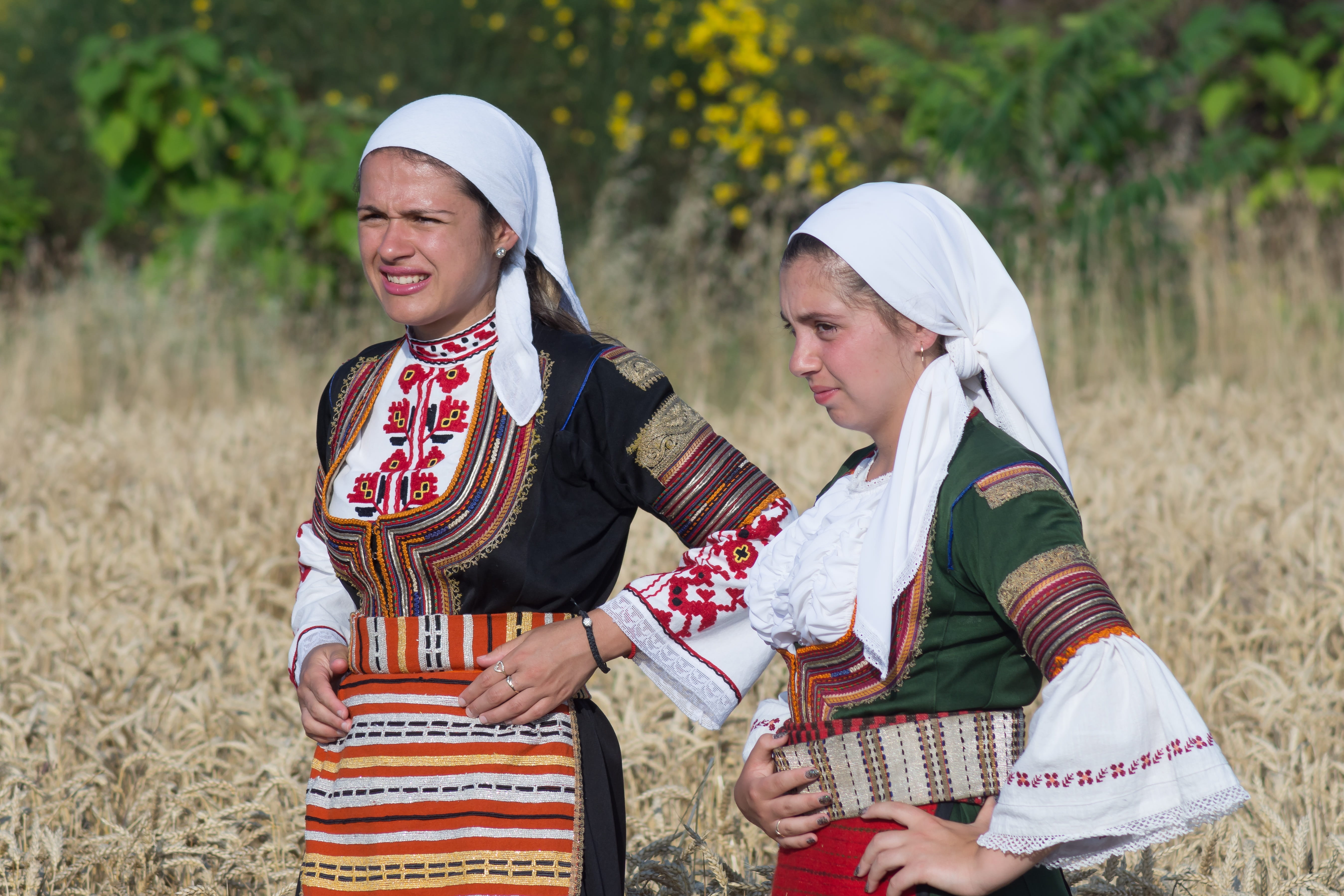 healthy, positive emotion, day, outdoors, young women, people, land, young adult, rural scene, heterosexual couple, 5K, togetherness, sun, sarafovo, national, HD Wallpaper
