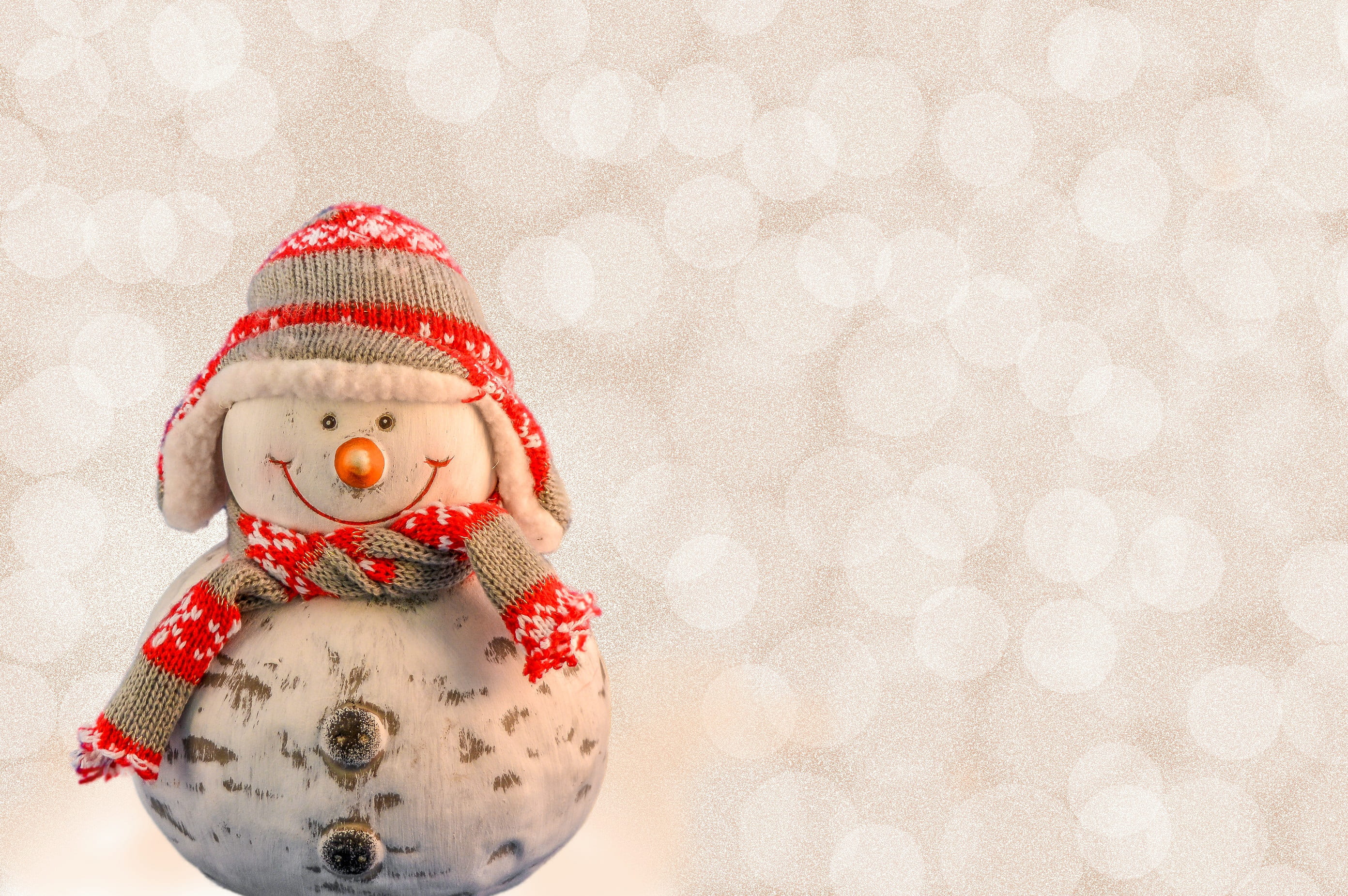 snow, clothing, white, wearing, childhood, christmas decoration, cold temperature, fun, snowman, greeting card, snow man, joy, snowmen, snowfall, warm clothing, HD Wallpaper