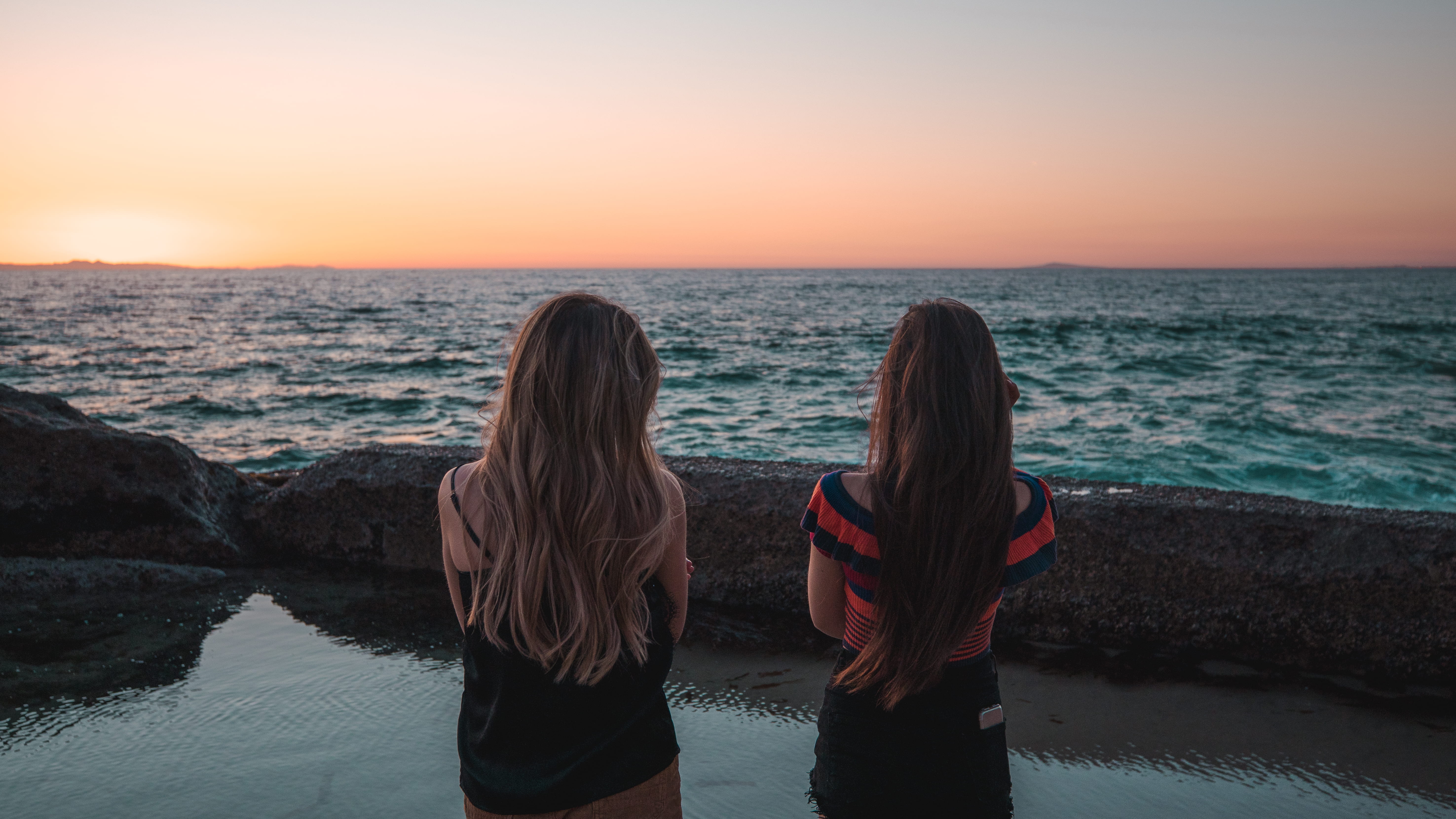 water, two, hair, facing, front, horizon, beauty in nature, people, land, hairstyle, horizon over water, leisure activity, beach, women, daytime, 5K, nature, HD Wallpaper