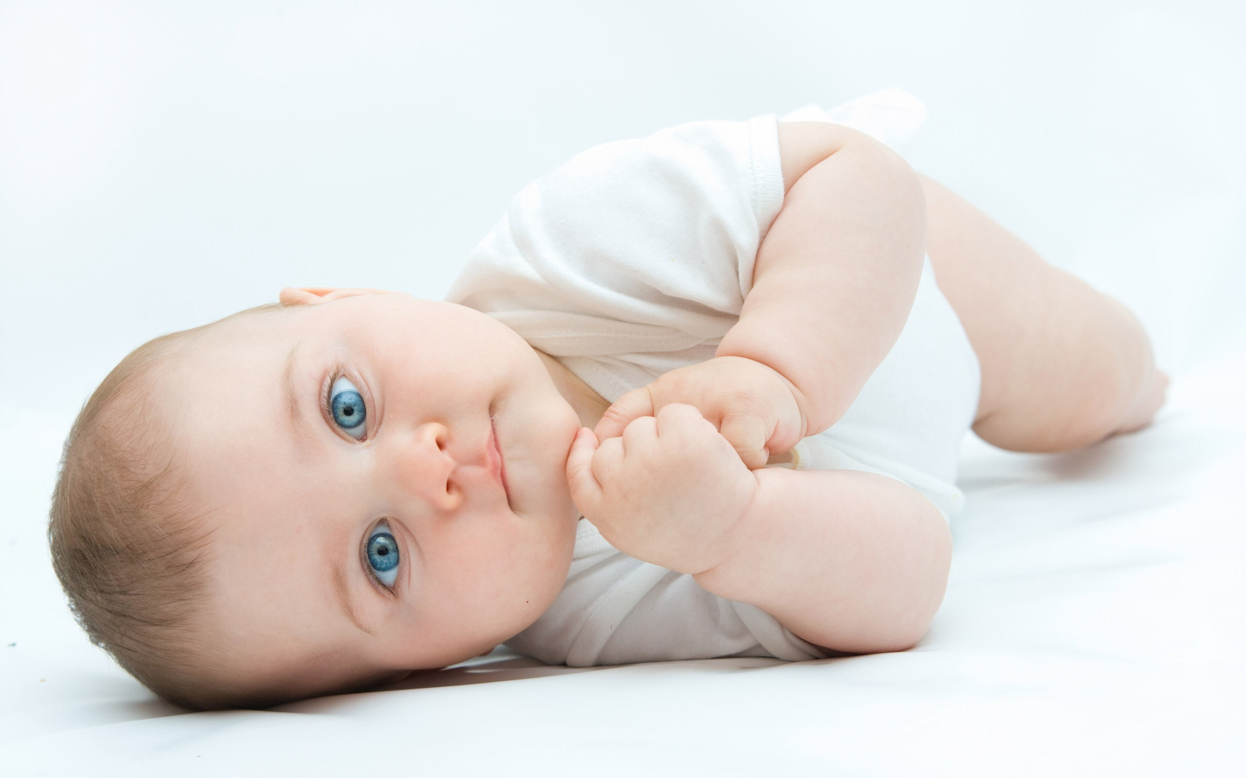 blue-eyed, sweet, lie down, 2K, child, baby, HD Wallpaper