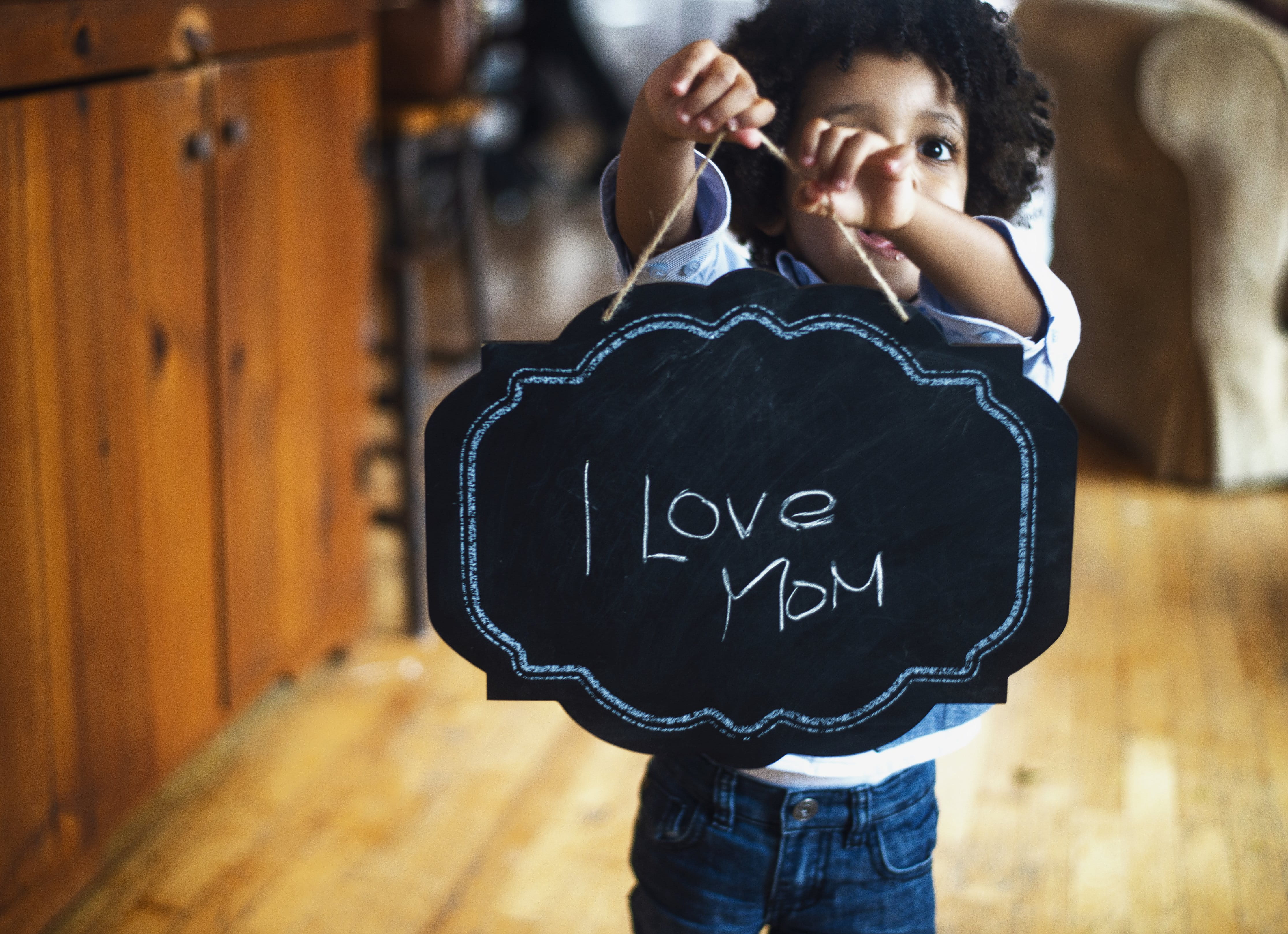 indoors, three quarter length, communication, holding, occupation, adult, clothing, day, toddler, focus on foreground, child, Children, Valentines Day, HD Wallpaper