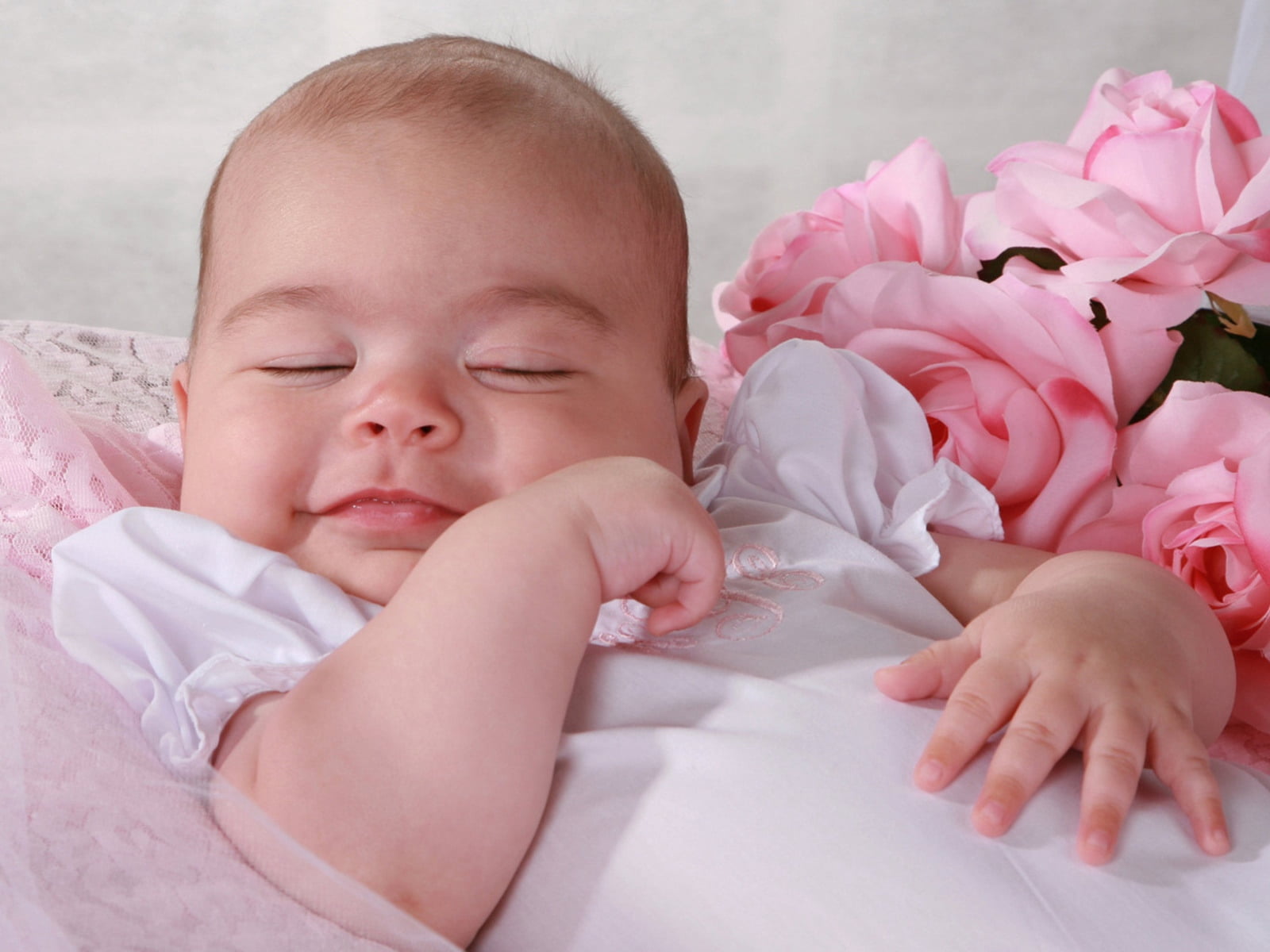 positive emotion, close-up, flower, babyhood, caucasian Ethnicity, bed, new Life, dress, indoors, baby, lying Down, eyes closed, innocence, fragility, small, HD Wallpaper