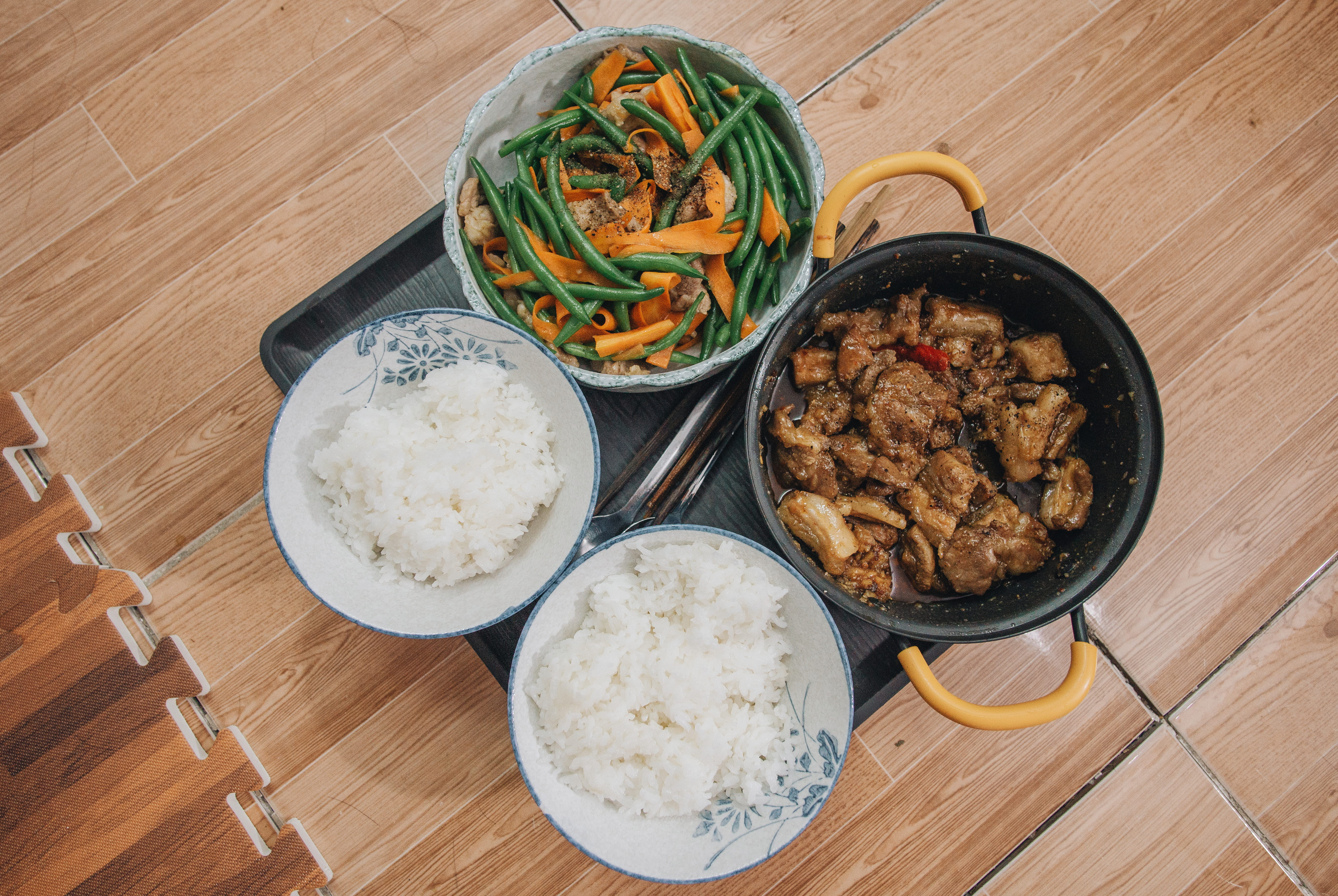 asian food, healthy, wood, delicious, food and drink, vegetable, no people, cuisine, pork, tasty, vegetables, indoors, ceramic, food, mouth-watering, plates, HD Wallpaper