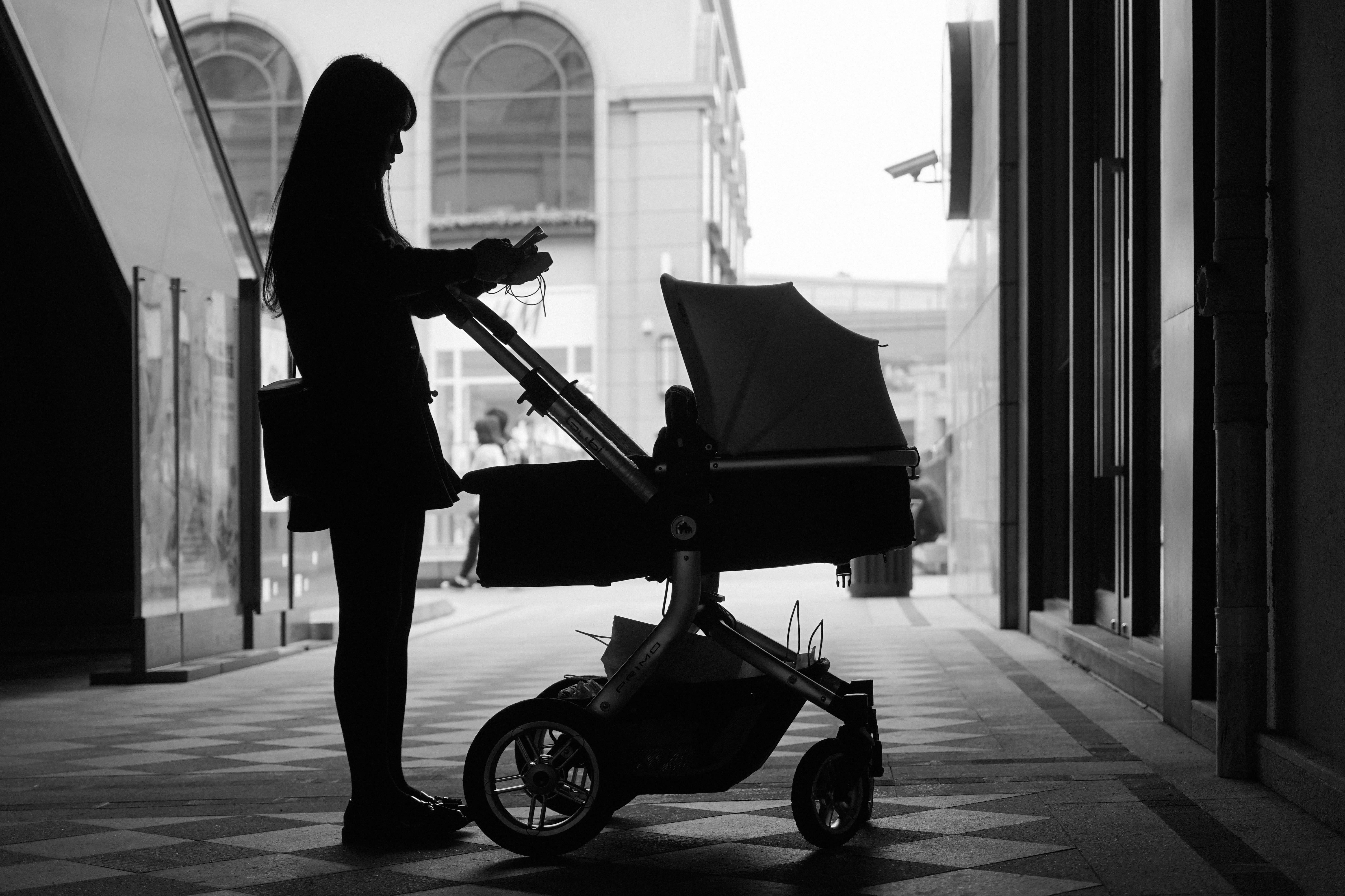 city, architecture, black and white, bassinet, girls, building exterior, mode of transportation, baby, cucoloris, transportation, real people, silhouette, HD Wallpaper