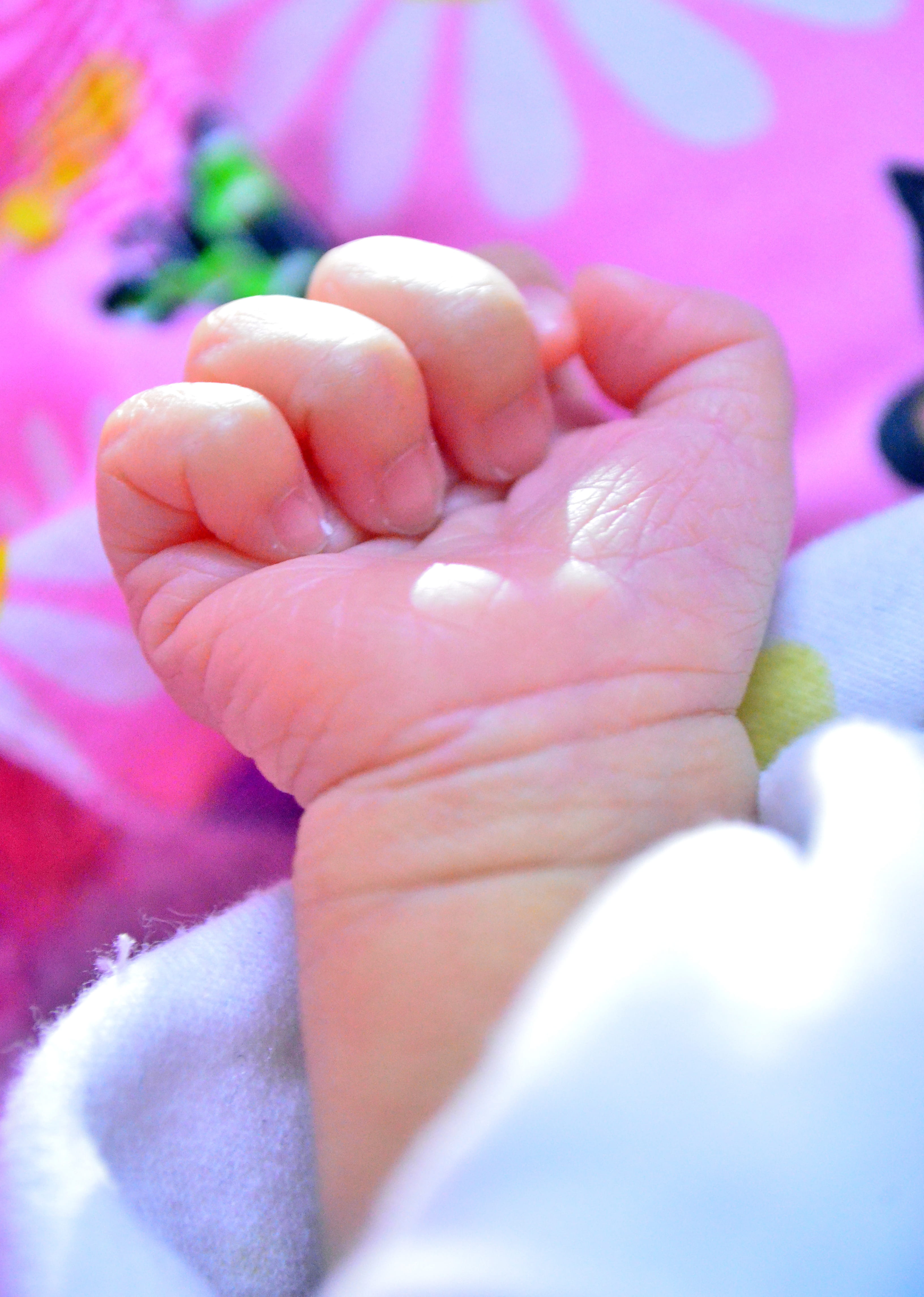 child, softness, girl, close-up, baby, 4K, beginnings, care, barefoot, babyhood, small, body part, human hand, innocence, new born, finger, childhood, Phone HD Wallpaper