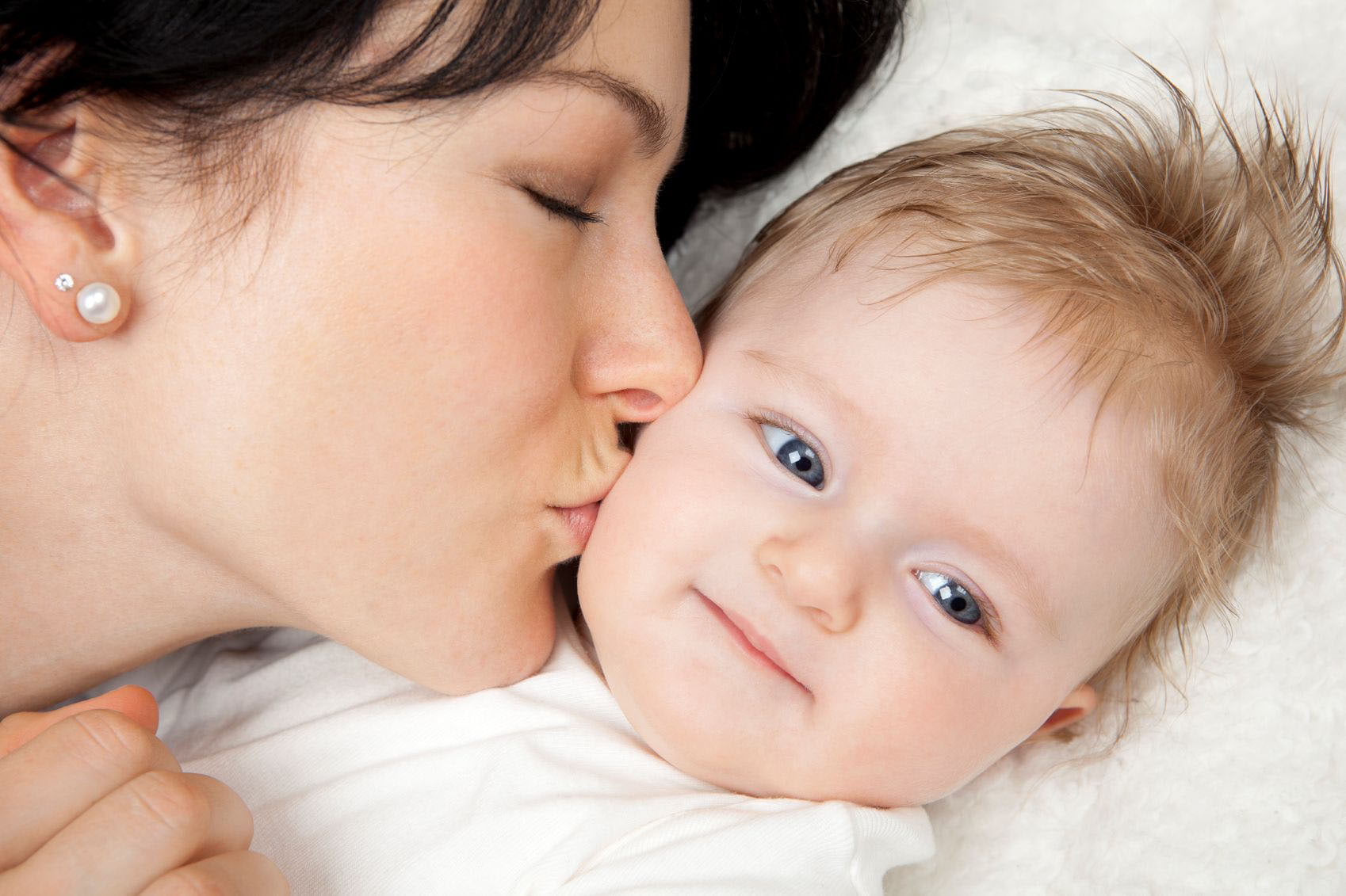 kiss, beautiful, mood, princess, sweet, mother, good, precious, lovely, child, kids, cute, 720P, baby, love, woman, gorgeous, wonderful, HD Wallpaper