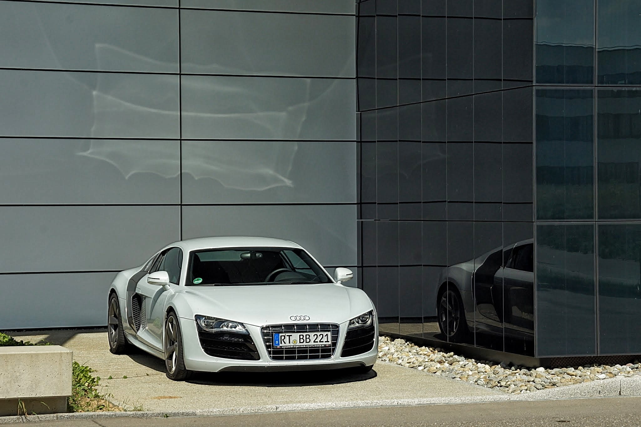 outdoors, summer day, Road, Sports Car, audi, mode of transportation, summer, no people, office building exterior, background, Auto, motor vehicle, motion, HD Wallpaper
