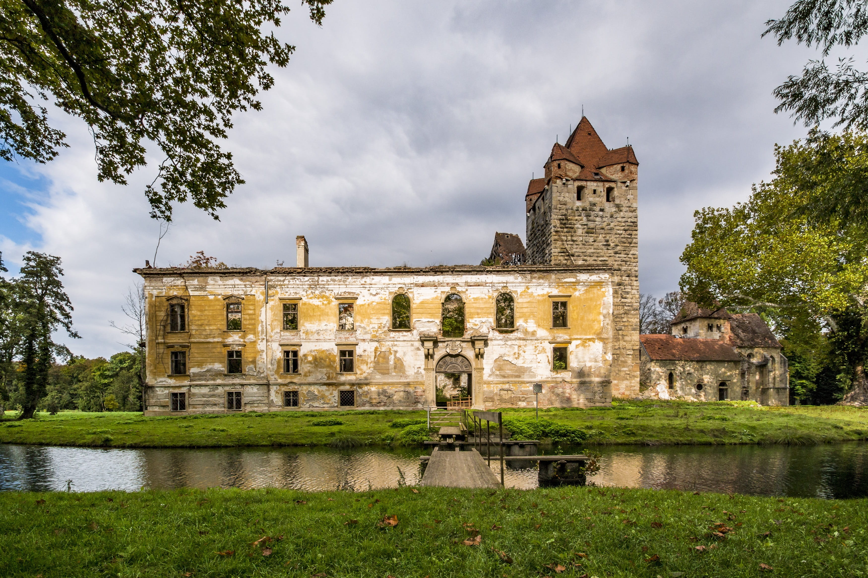 travel, nature, no people, outdoors, architecture, tourism, travel destinations, ruin, 2K, the past, lapsed, cloud - sky, abandoned, plant, concluded pott village, HD Wallpaper