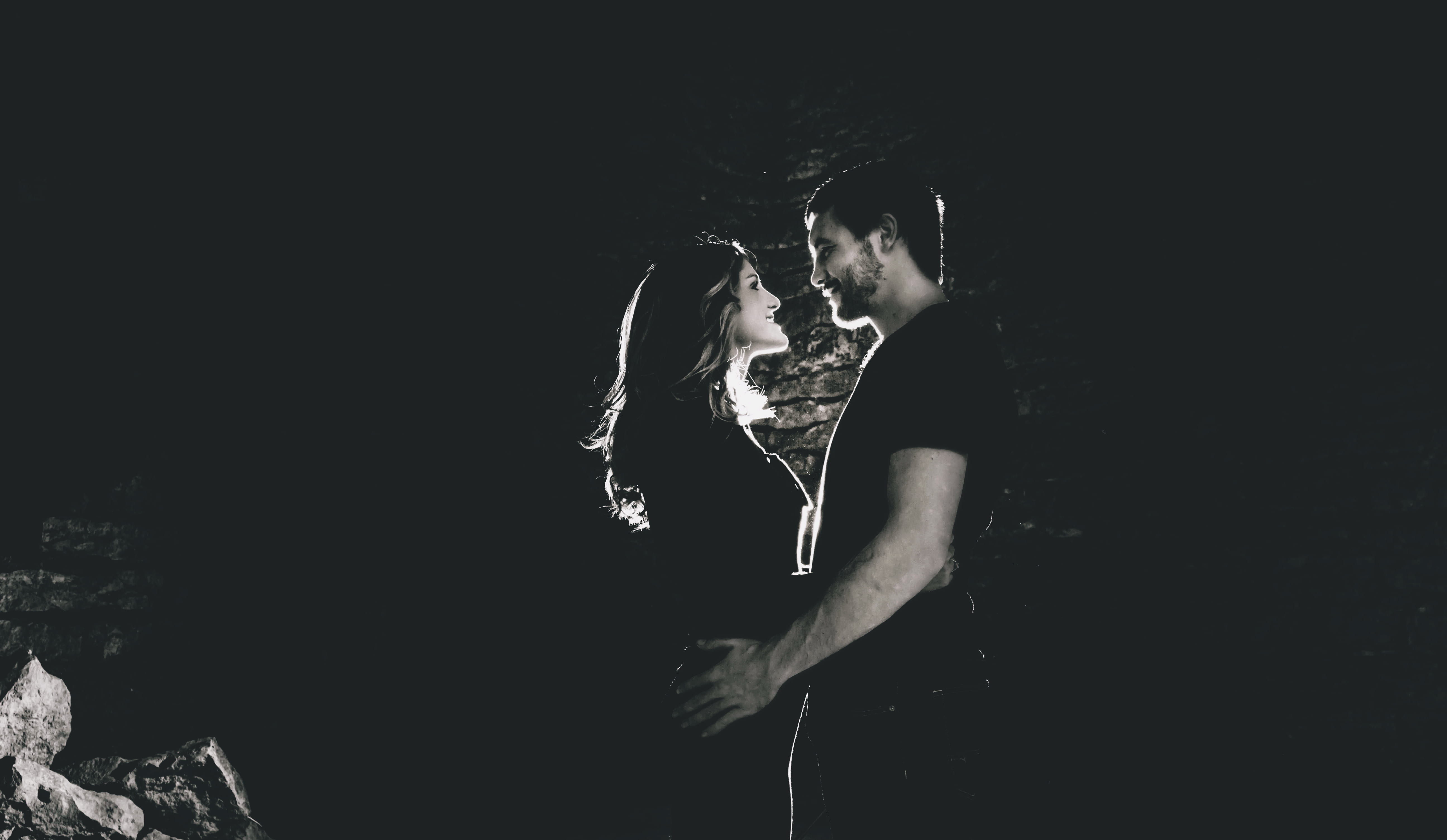 5K, girl, side view, holding, heterosexual couple, romantic, men, young men, copy space, male, woman, light, people, real people, couple, boy, black and white, HD Wallpaper