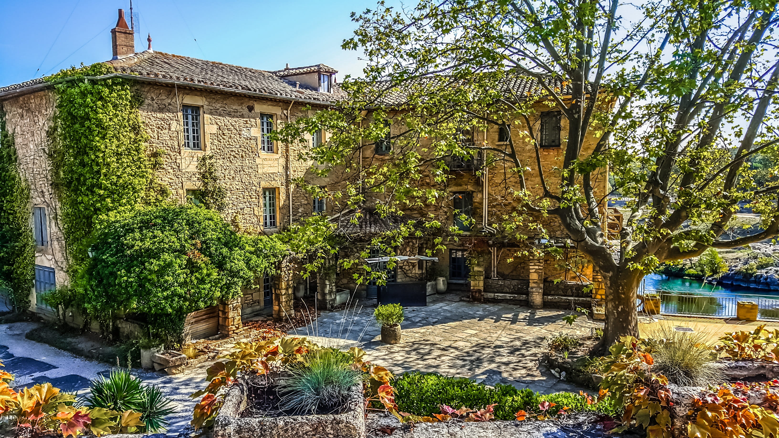 photo, tree, exterior, garden, brown, Stone, Home, structure, city, luxury, residence, Rustic, leafed, outdoors, trees, architecture, design, sky, 2K, HD Wallpaper