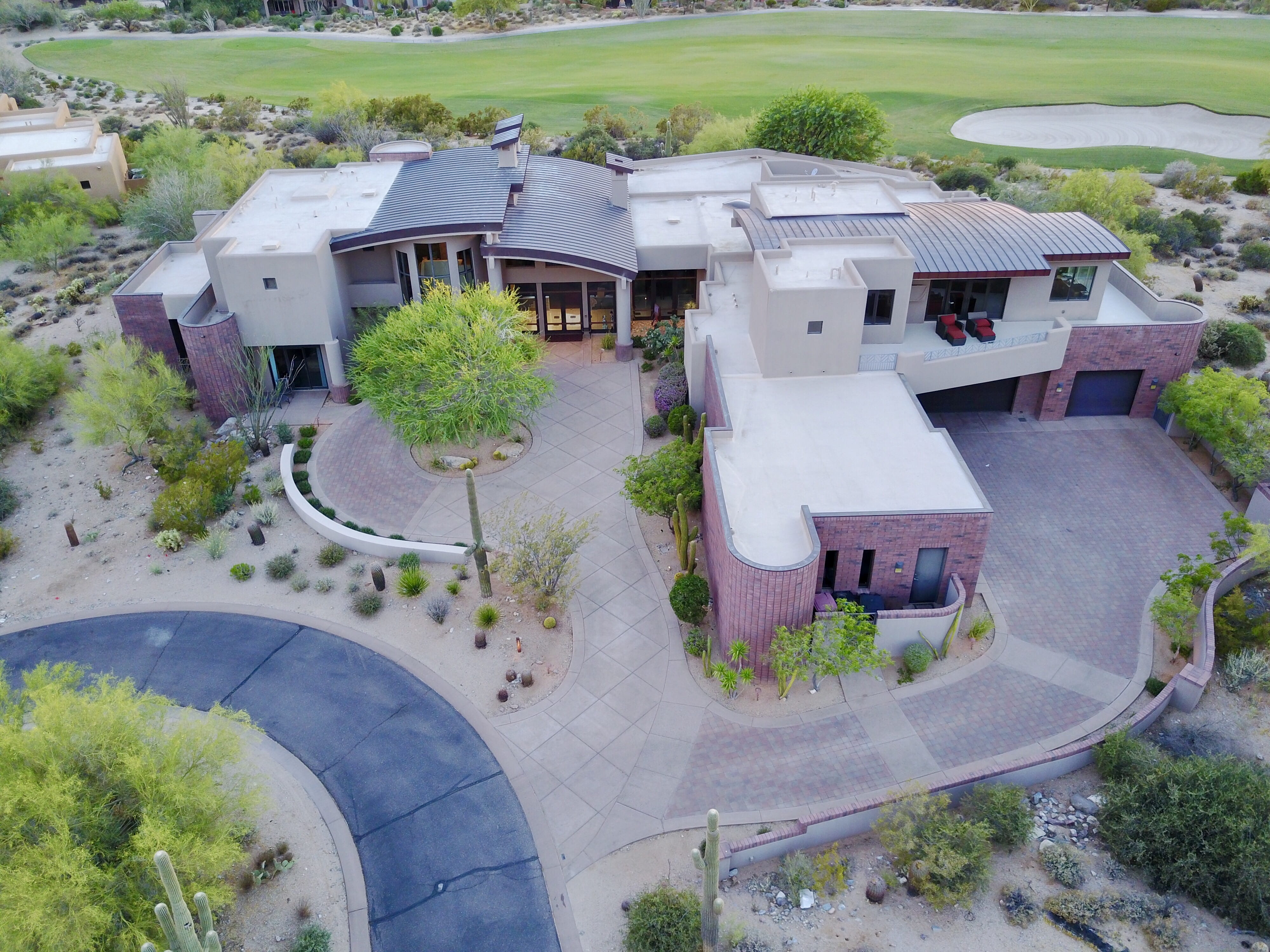 transportation, outdoors, road, tree, residential district, land, mansion, nature, day, building exterior, growth, large home, home, grass, aerial, high angle view, HD Wallpaper