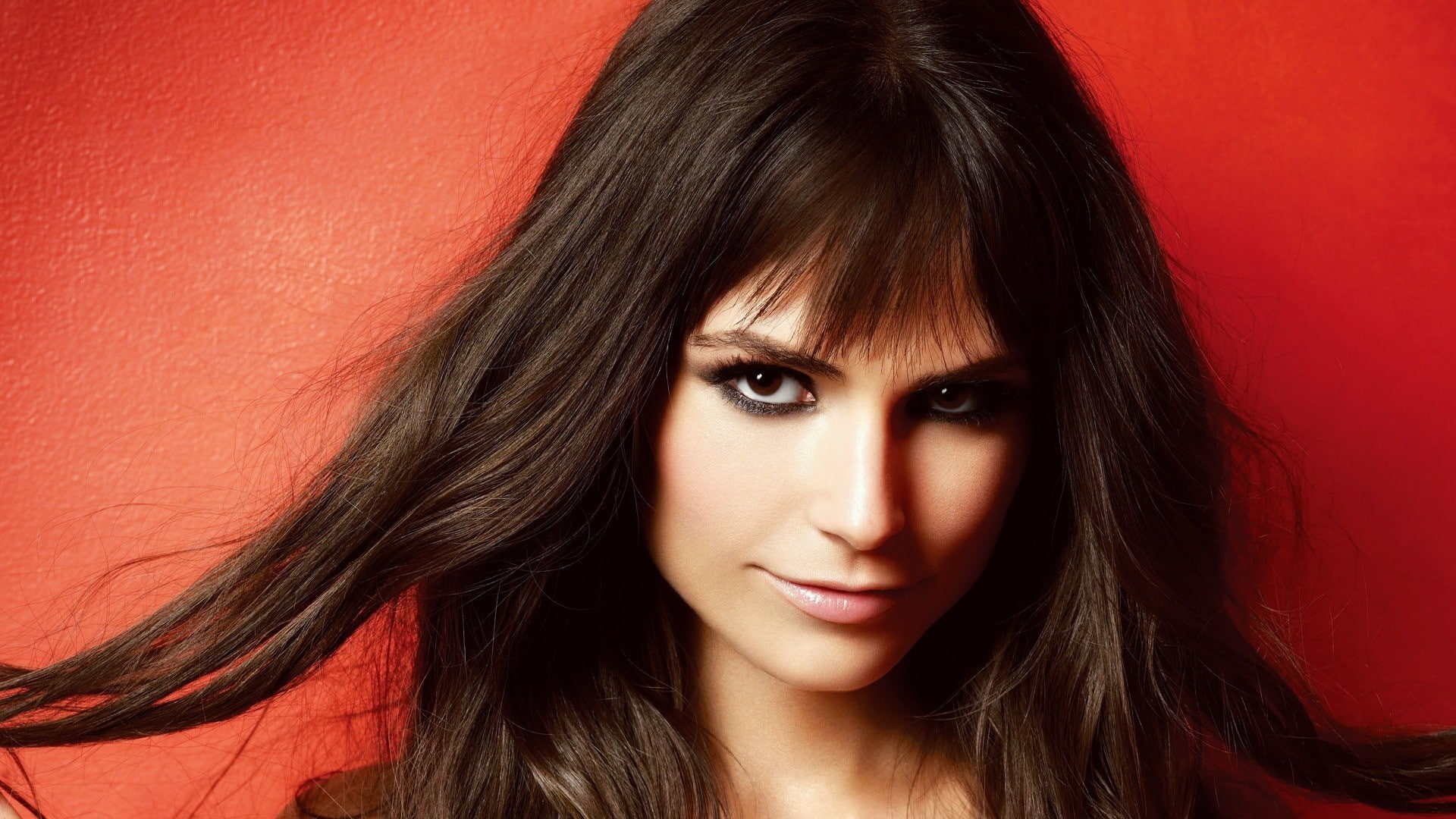 looking at viewer, portrait, brunette, red background, celebrity, Jordana Brewster, 1080P, actress, women, HD Wallpaper