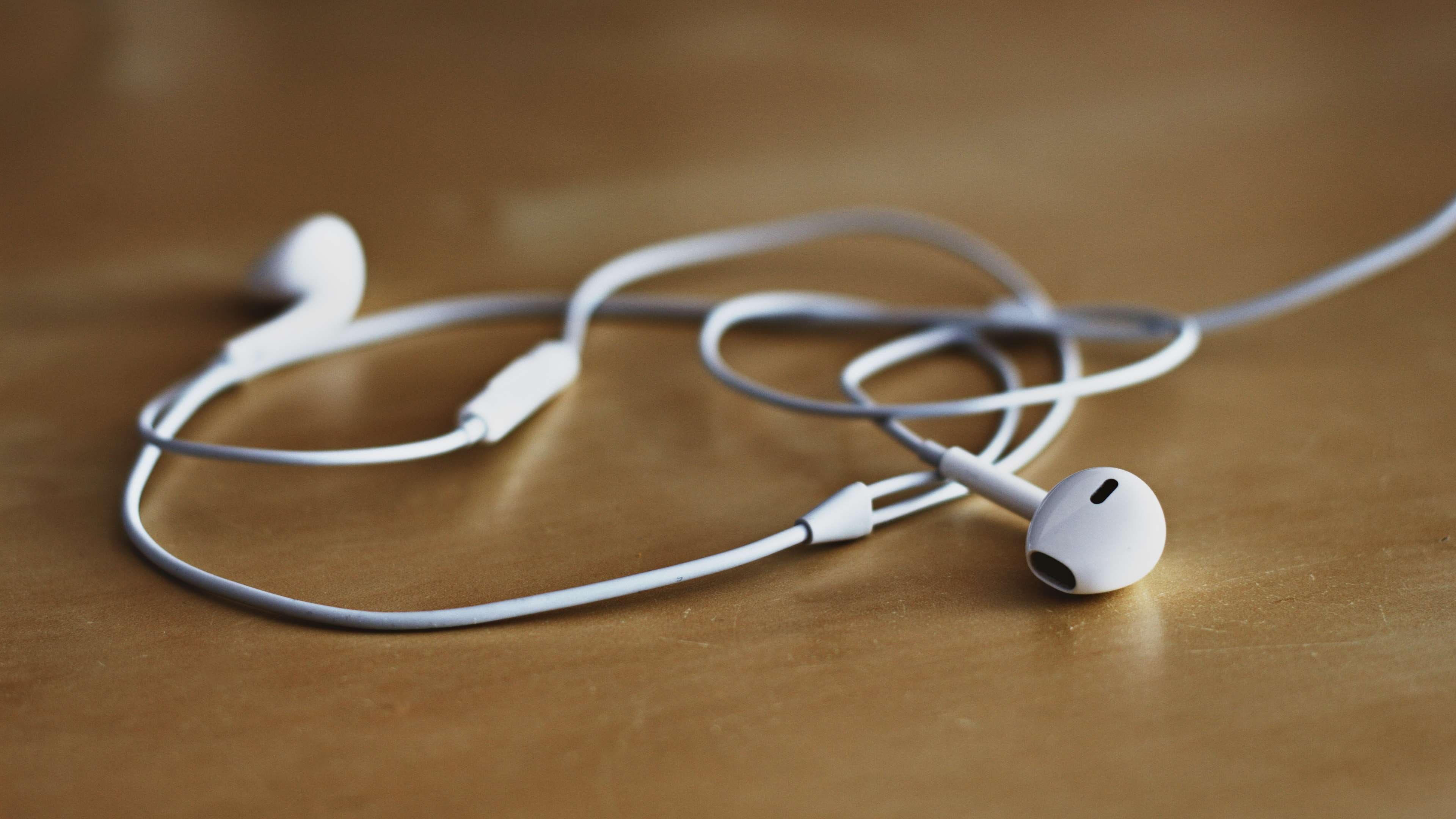 stethoscope, no people, technology, table, headphones, medical instrument, single object, head, earphones, photoshop, care, listening, apple, healthcare and medicine, HD Wallpaper