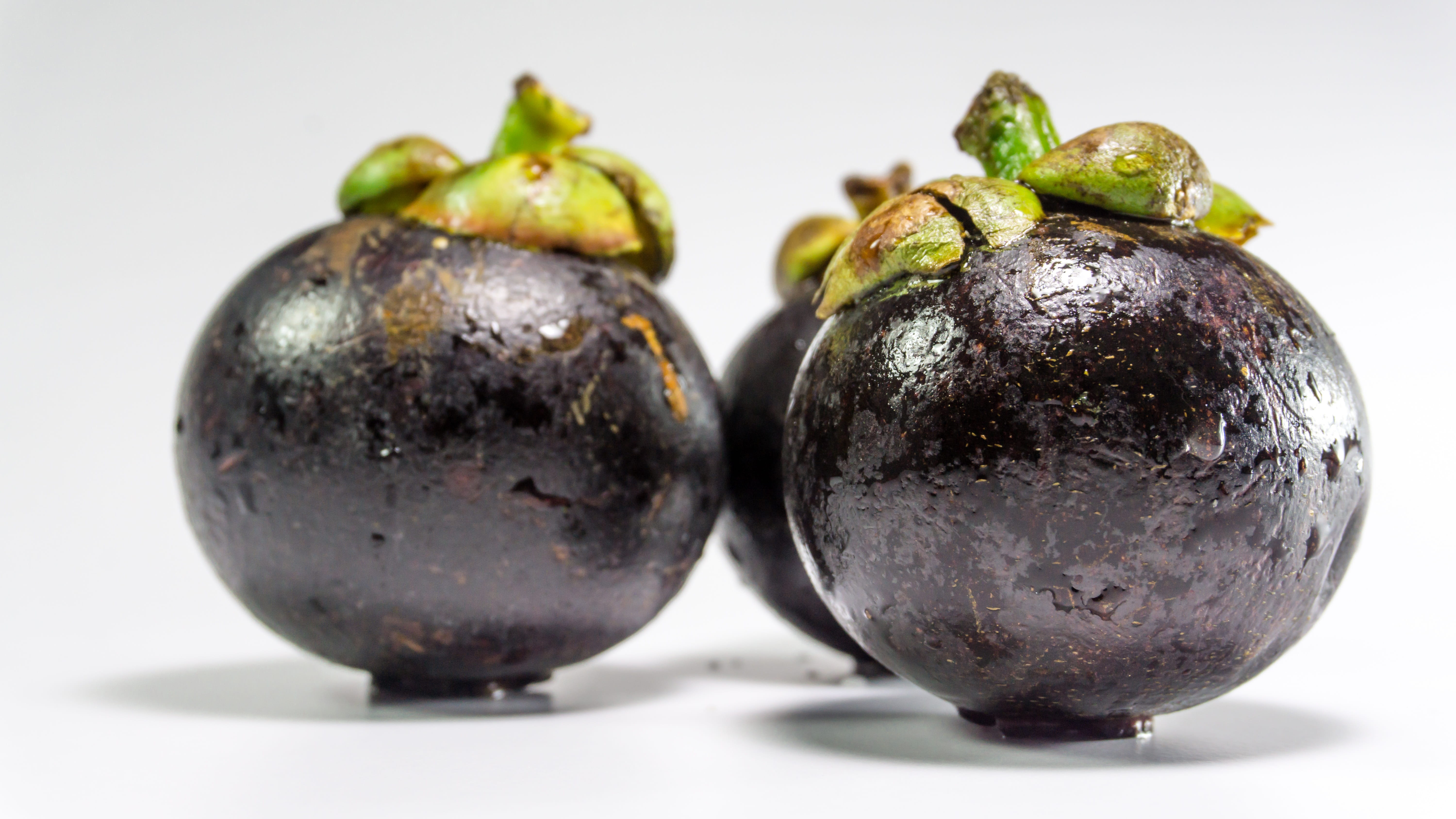 mangusteen, exotic, still life, ingredient, delicious, foods, juicy, dessert, purple, ripe, close-up, studio shot, White, asia, raw, vitamins, green, healthy eating, HD Wallpaper