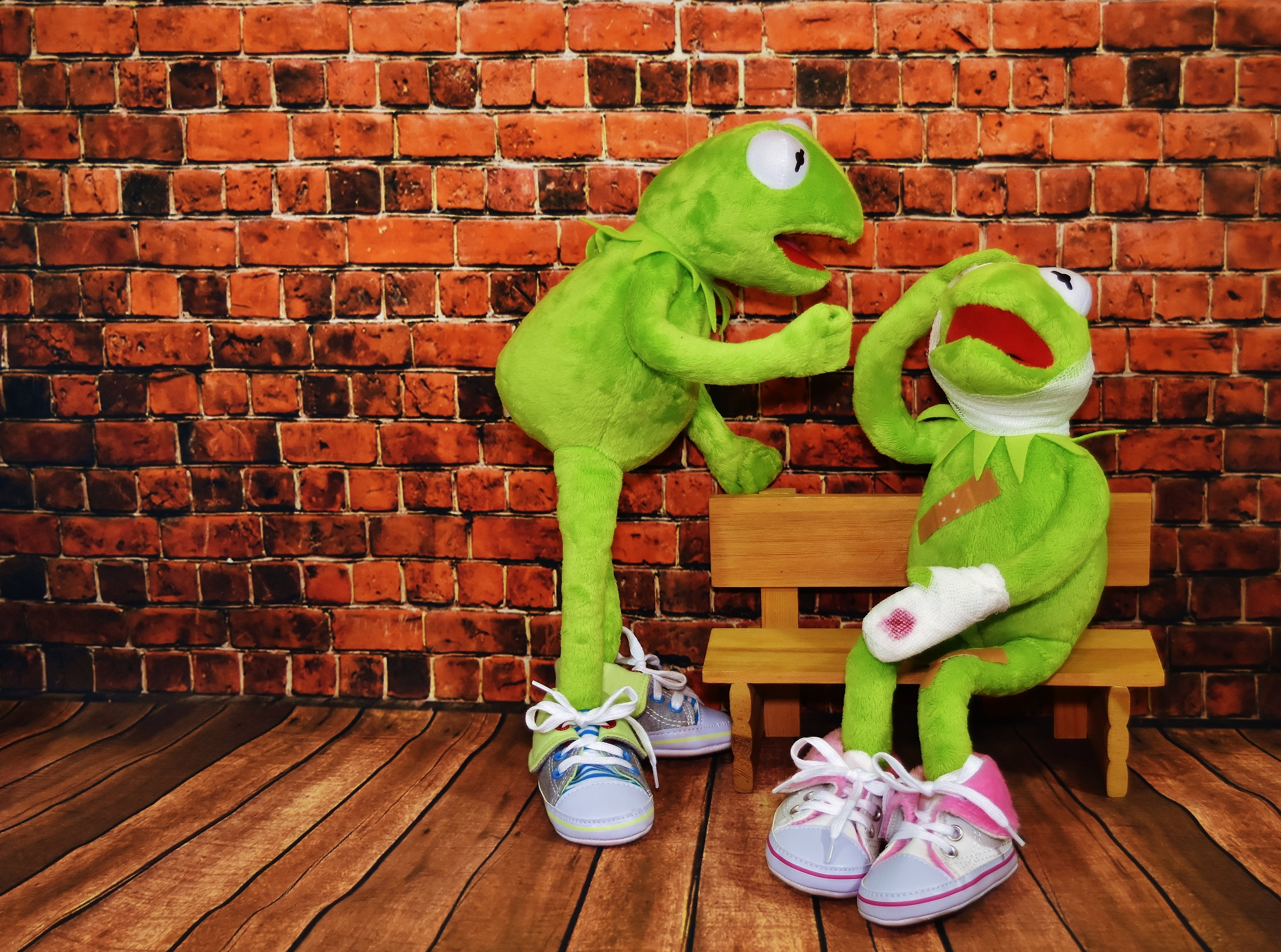 forced, green color, sculpture, day, distress, coercion, indoors, no people, plush, 4K, art and craft, table, wall - building feature, human representation, HD Wallpaper