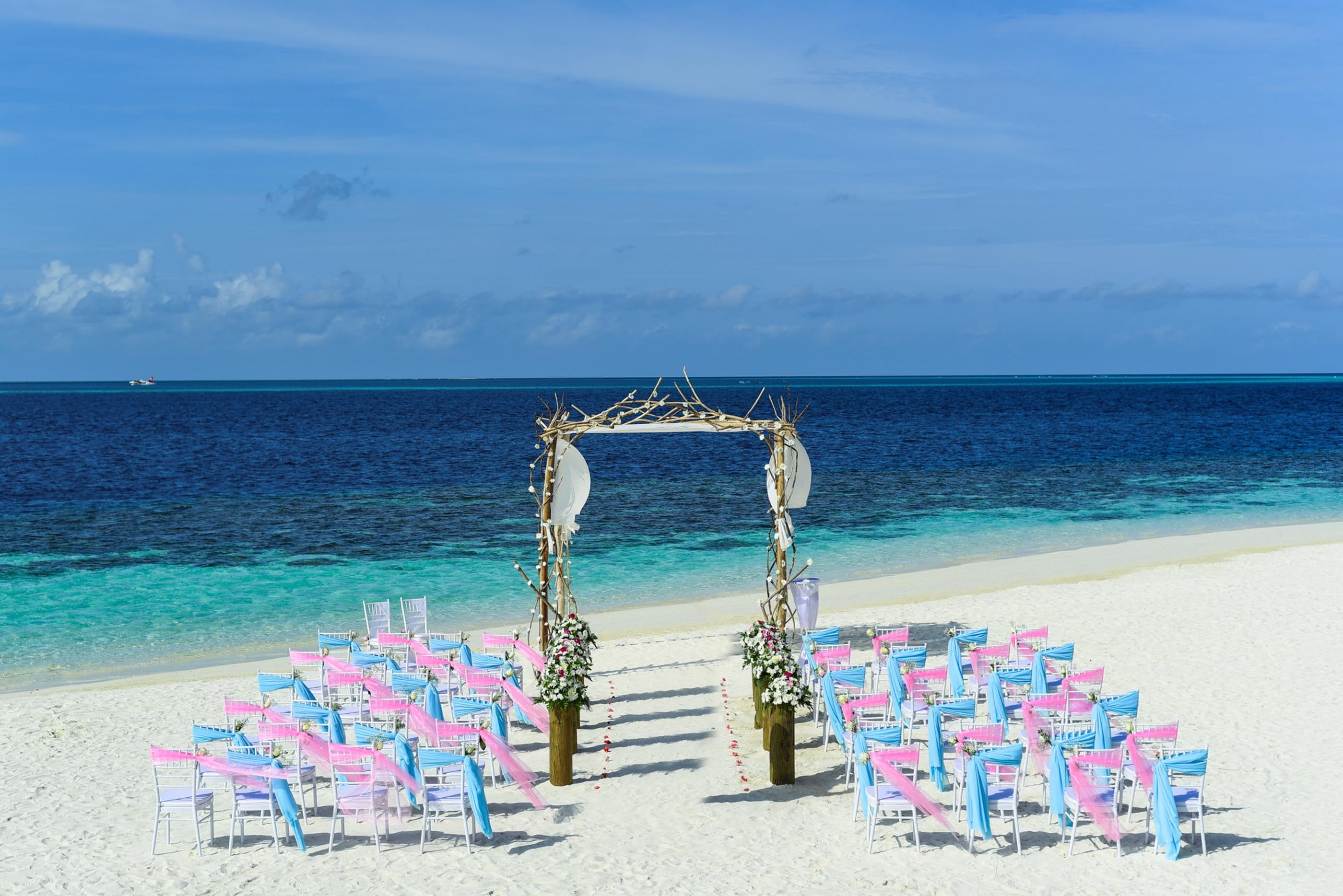 idyllic, tranquility, outdoors, scenics - nature, wedding setup, land, nature, decorations, pink, horizon, sky, photography, decor, photo, beauty in nature, HD Wallpaper