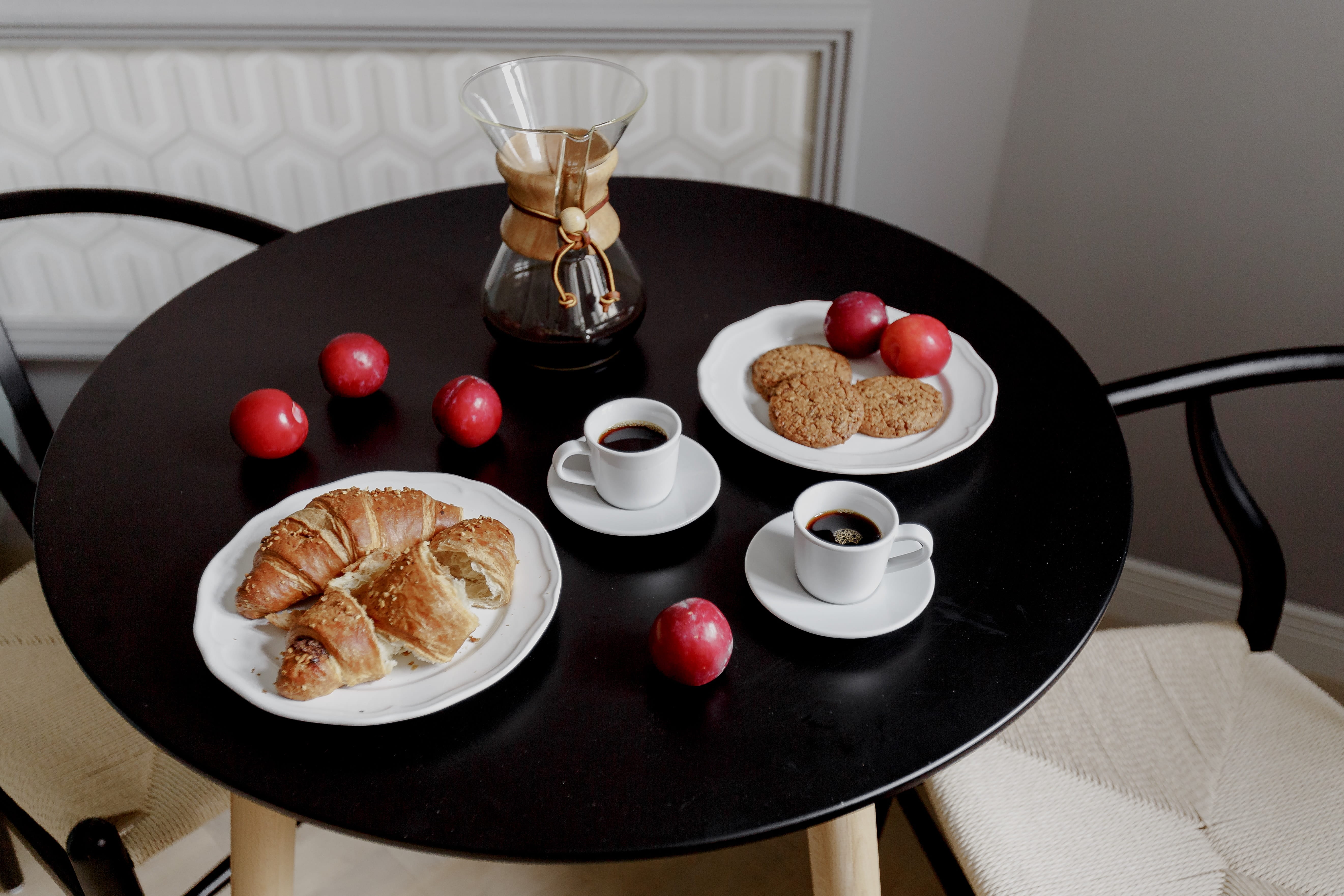 no people, ready-to-eat, fruit, refreshment, still life, coffee - drink, healthy eating, plums, indoors, black table, drink, chemex, breakfast, served, HD Wallpaper