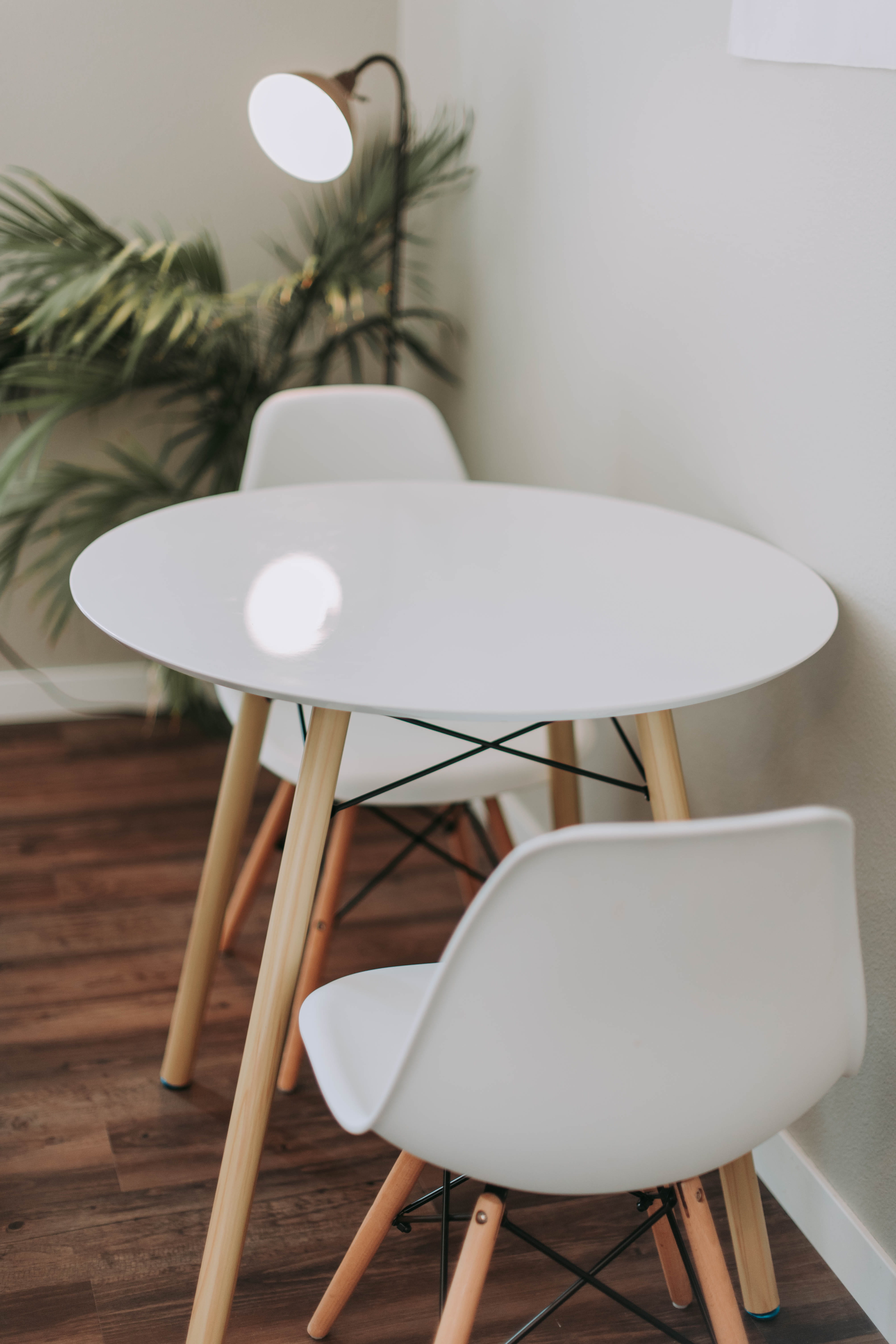 round, homedecor, closeup, set, simple, decoration, elegance, piece, decor, design, tableandchair, home, wood, wooden, comfortable, chair, white, apartment, Phone HD Wallpaper