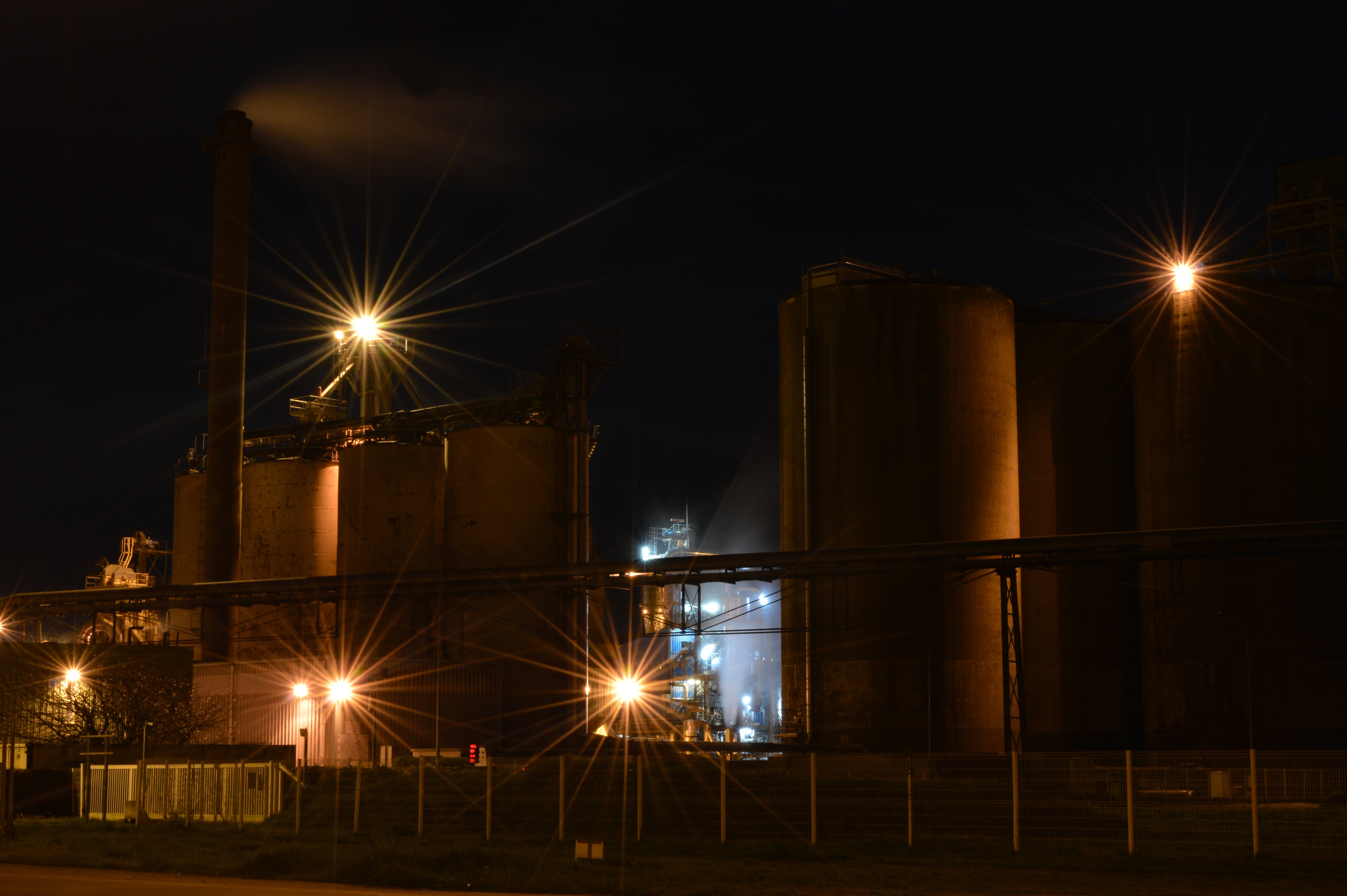 transportation, the production, lighting equipment, no people, street light, machine, factory, glowing, sky, light beam, building exterior, finistère, industry, HD Wallpaper