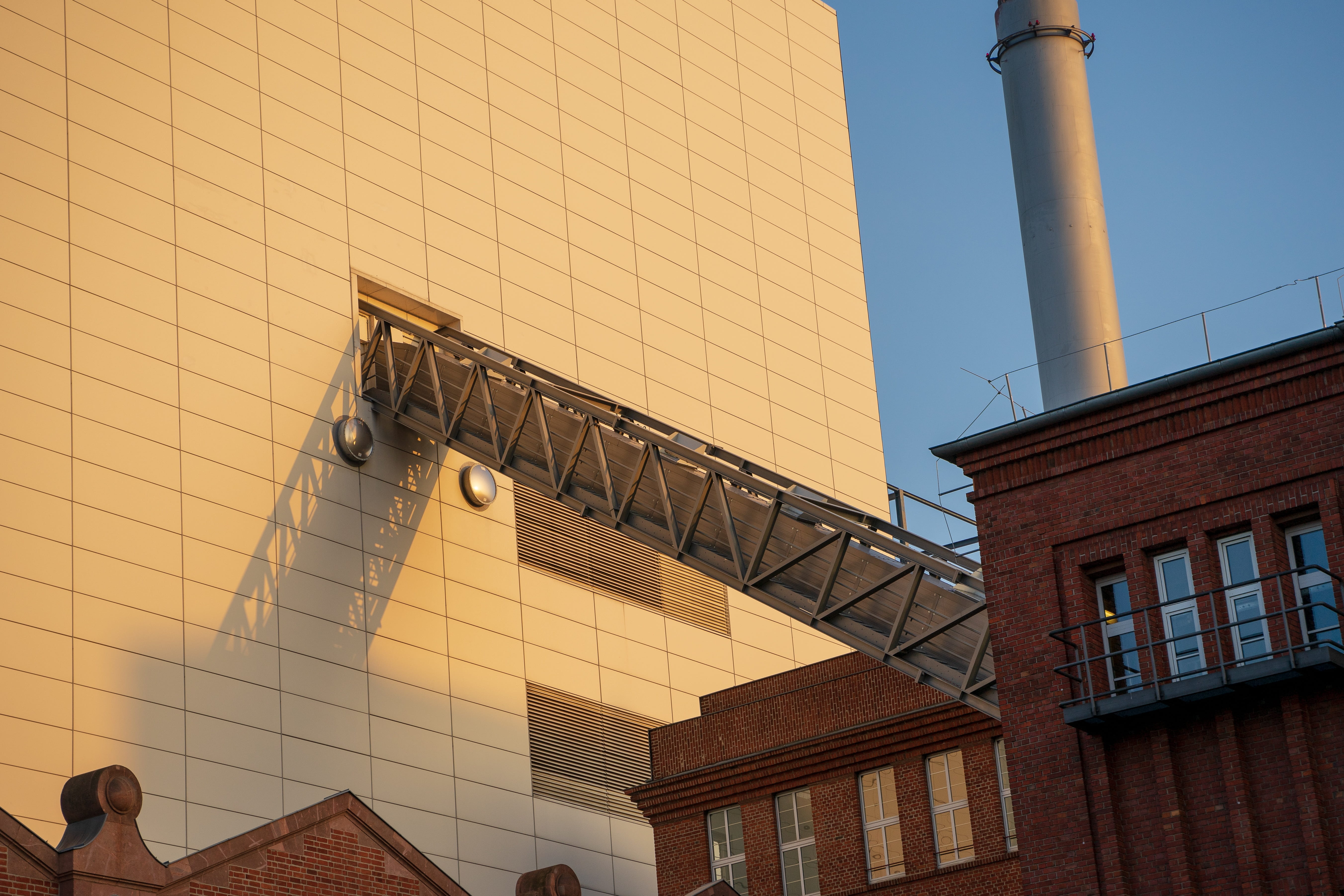 decay, mood, communication, built structure, economy, building, smoke stack, sky, nature, building exterior, architecture, tall - high, technology, ruhr area, HD Wallpaper