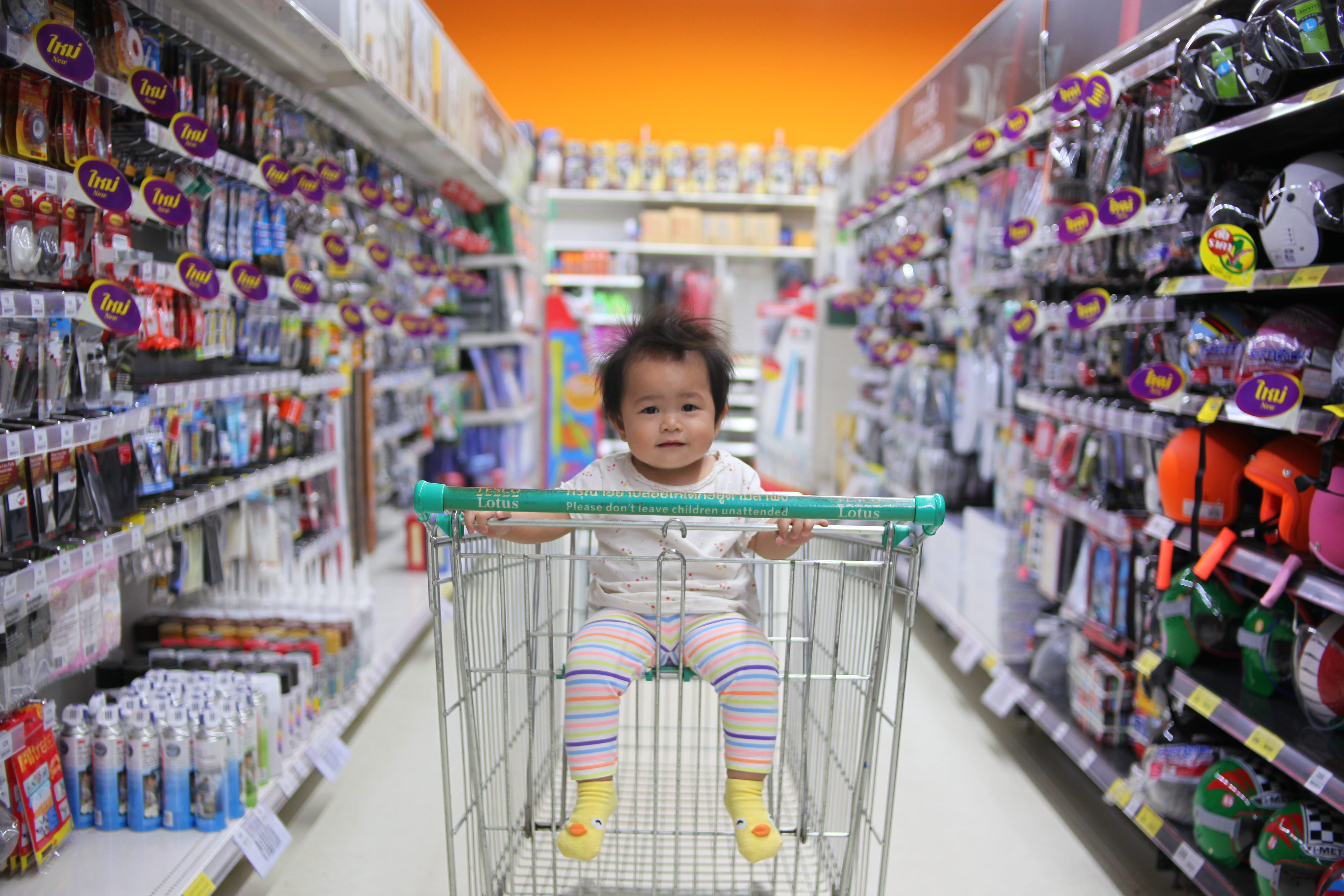 grocery, store, focus, supermarket, abundance, standing, indoors, shop, 5K, choice, one person, childhood, shopping, pathway, portrait, innocence, baby, HD Wallpaper