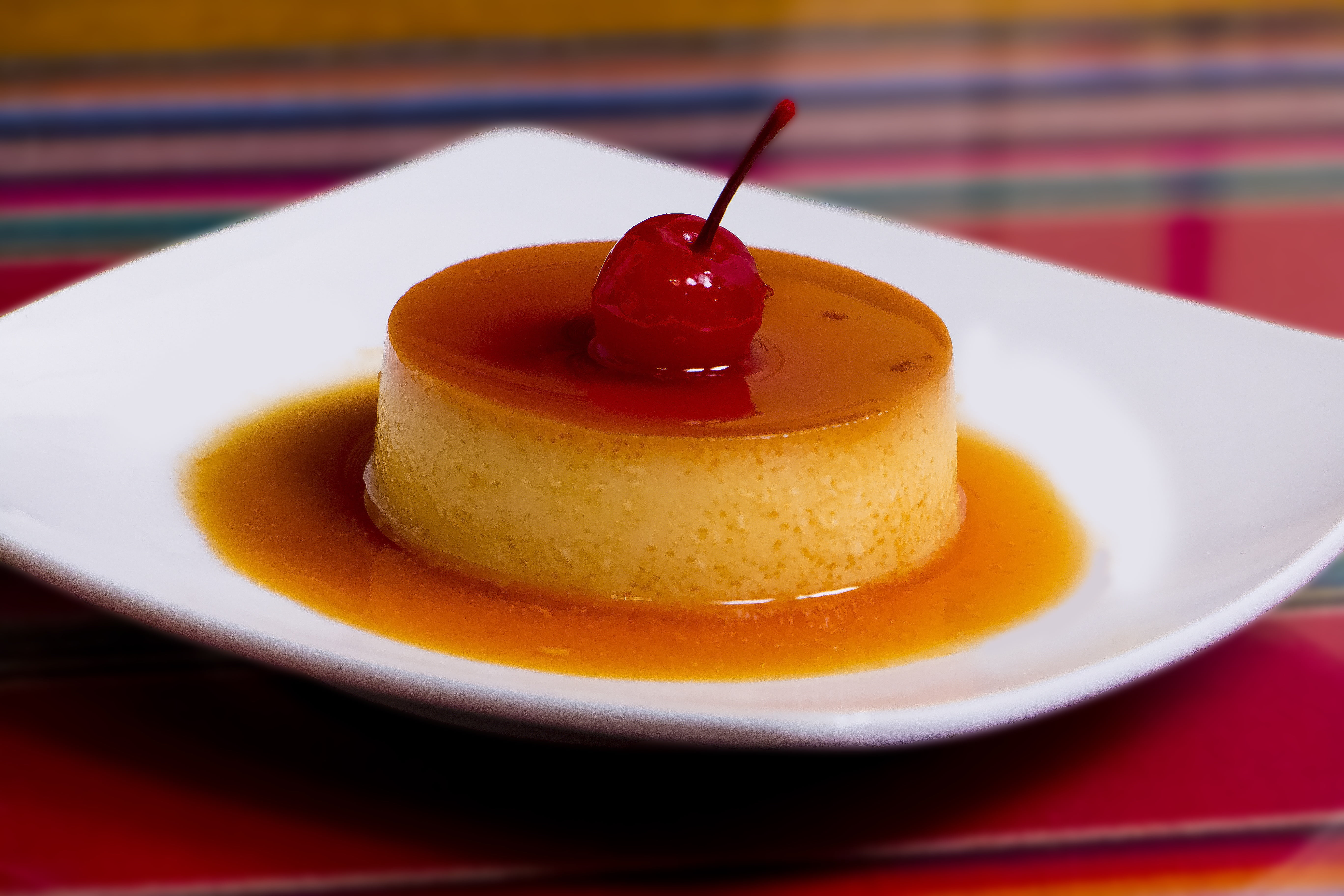 healthy eating, sweet, tray, no people, cuisine, cream, dish, food, gourmet, table, baked, dessert, fruit, 5K, focus on foreground, delicious, cake, close-up, HD Wallpaper