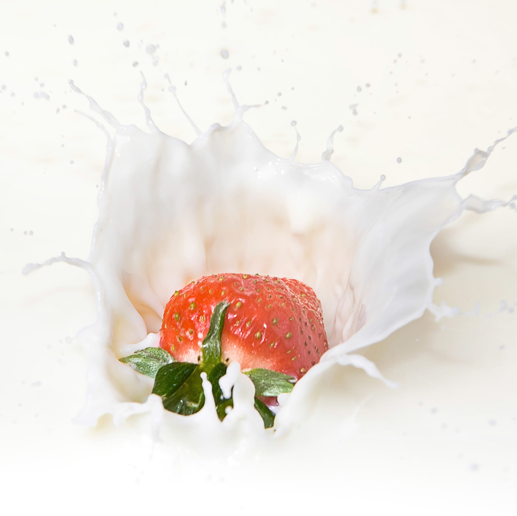 ripe, yogurt, liquid, snack, product, background, beverage, refreshment, red, motion, colored, drink, ready-to-eat, shot, milk, green, food, eating, sweet, HD Wallpaper