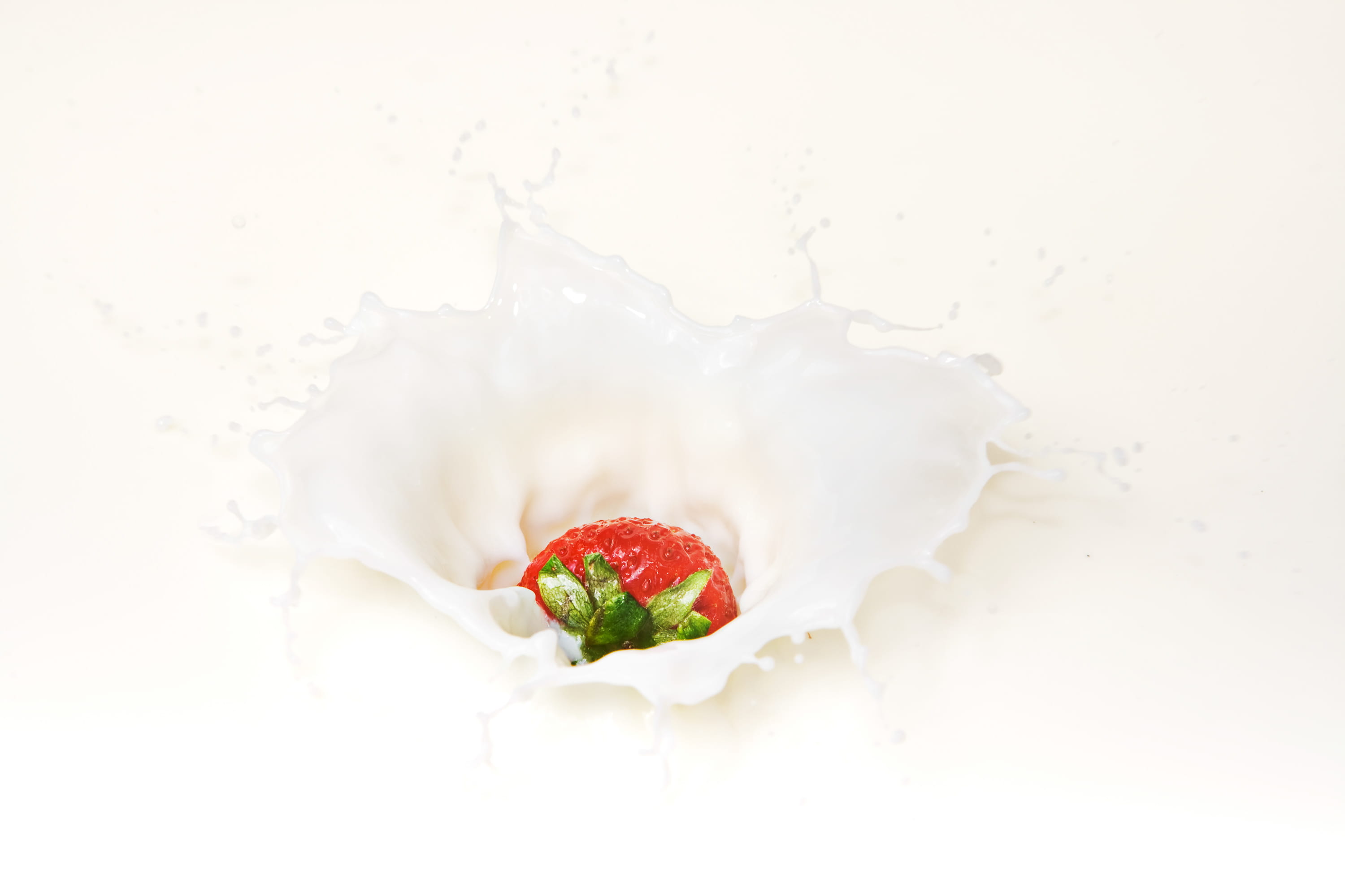 water, color, 2K, milk, purity, eating, dessert, drink, smooth, splash, dairy product, healthy eating, fruit, no people, macro, green, organic, freshness, HD Wallpaper