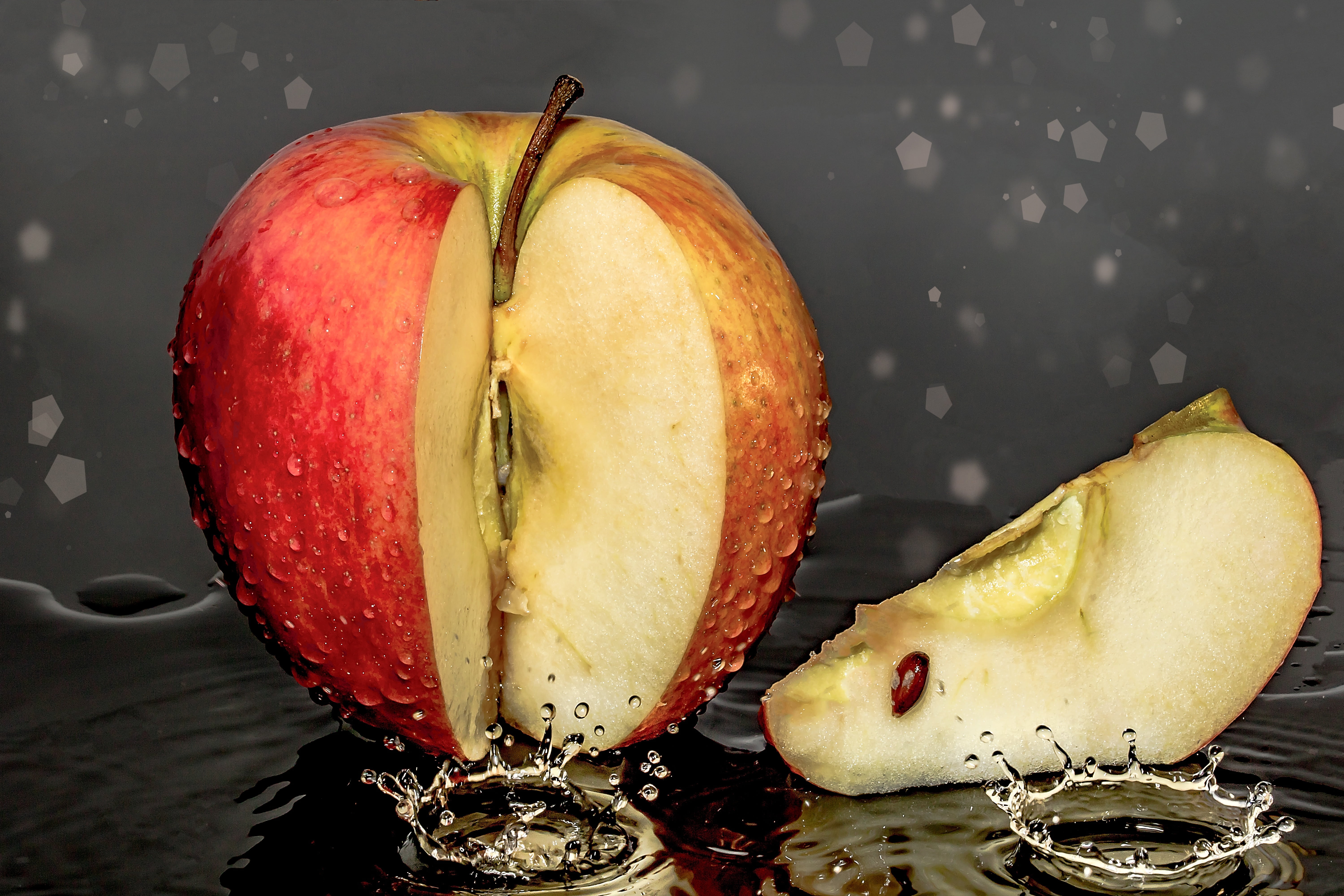 studio shot, fruit, food, ripe, cut, wellbeing, sweet, slice, red, frisch, black background, apple - fruit, bless you, pear, crown-shaped drops, healthy, HD Wallpaper